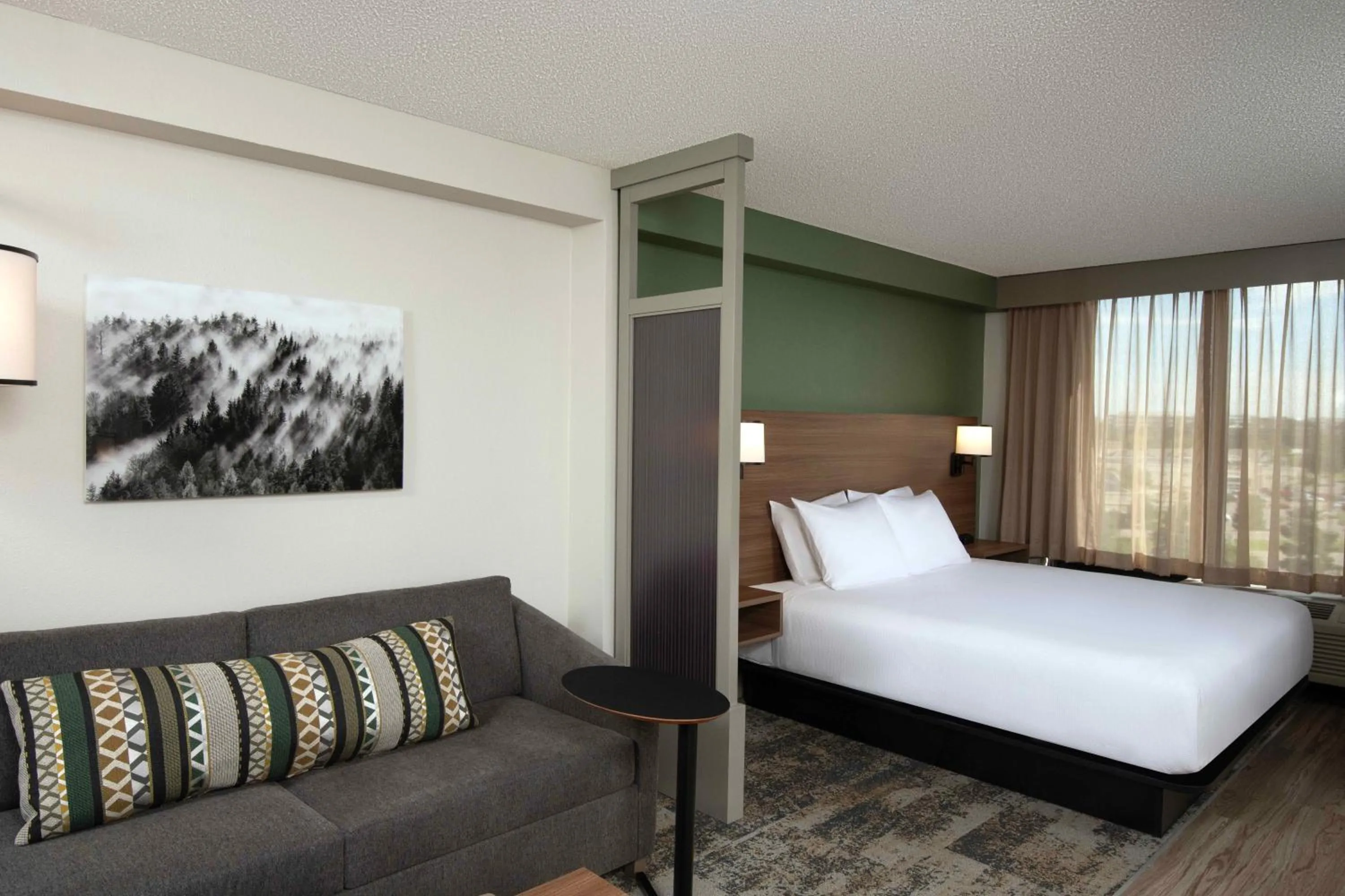 Photo of the whole room, Bed in Hyatt Place Denver Tech Center