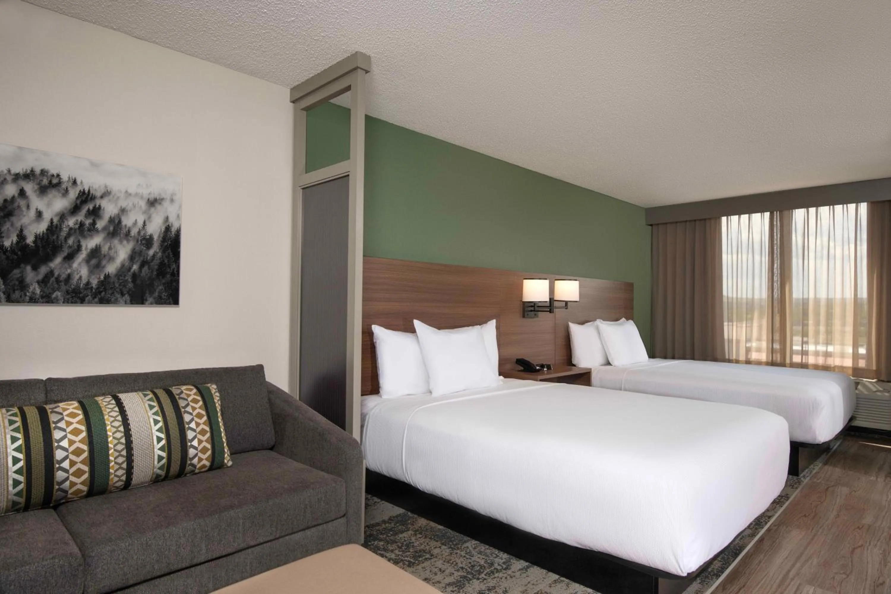 Photo of the whole room, Bed in Hyatt Place Denver Tech Center
