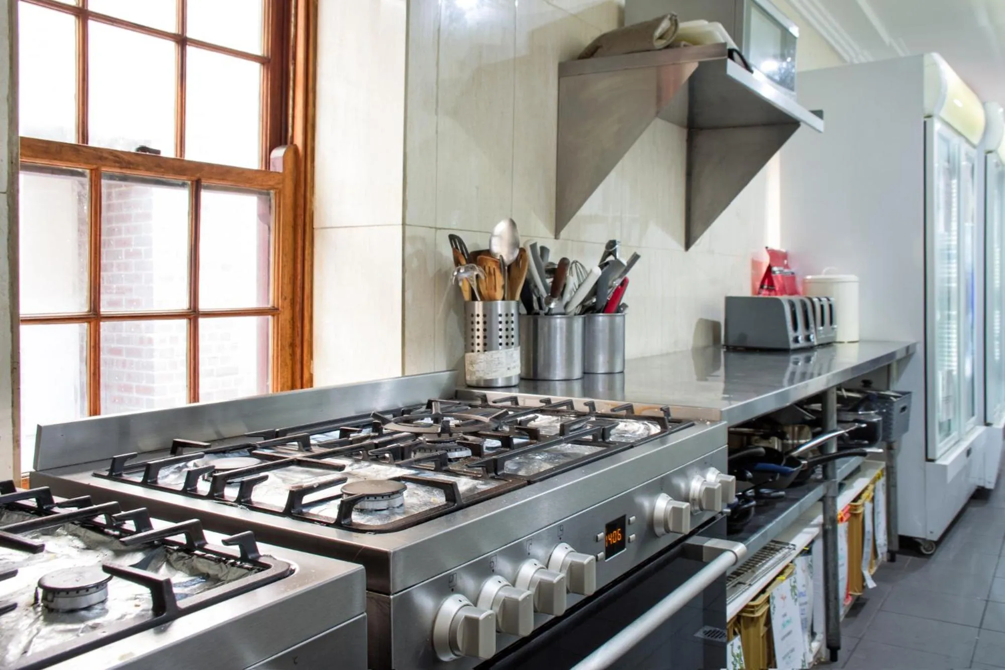 Kitchen or kitchenette in Mad Monkey Broadway