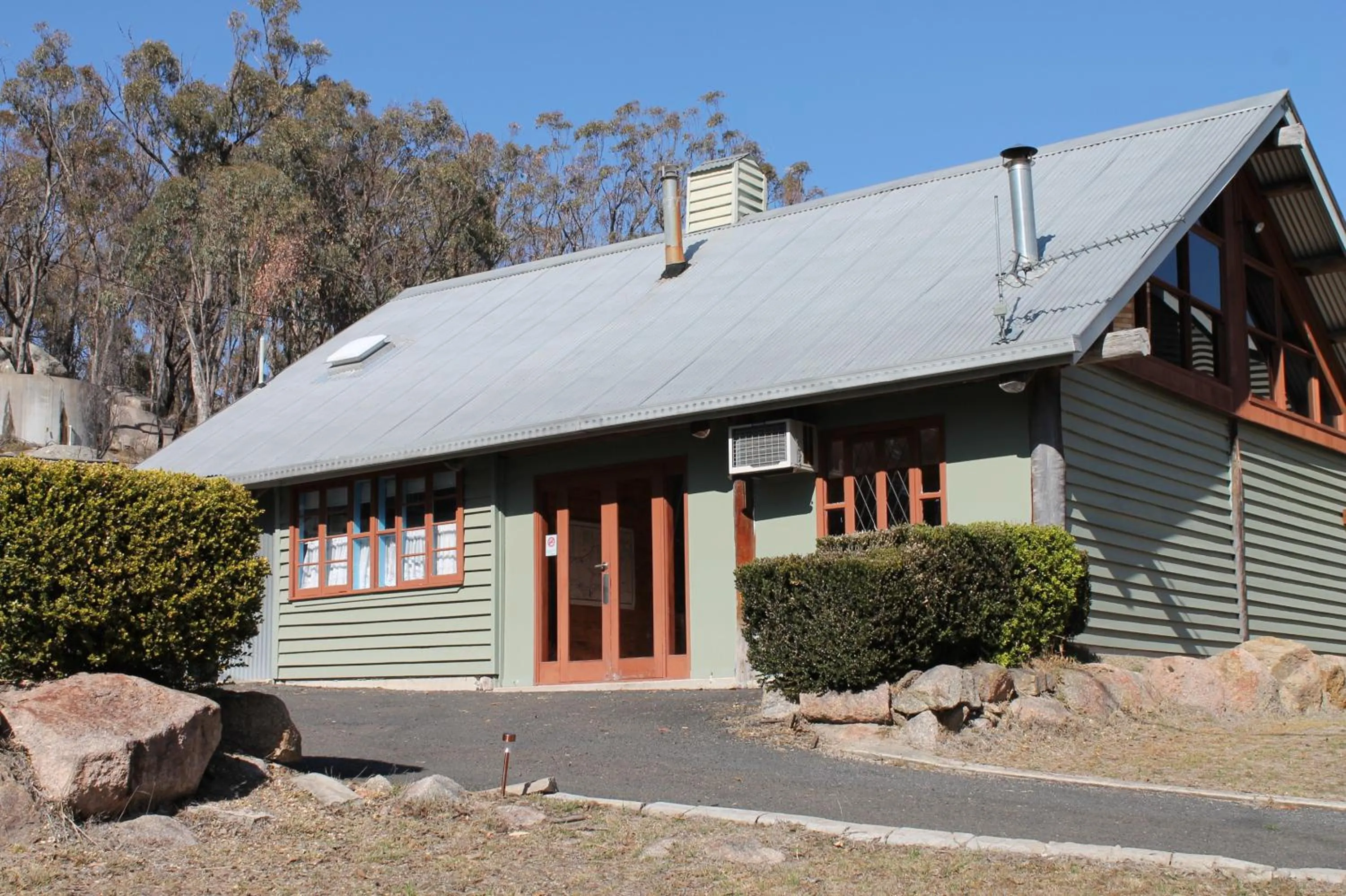 Property building in Girraween Country Inn