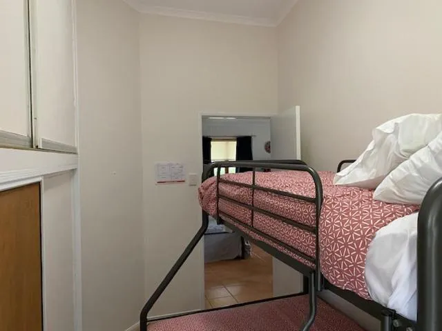 Bed in Girraween Country Inn