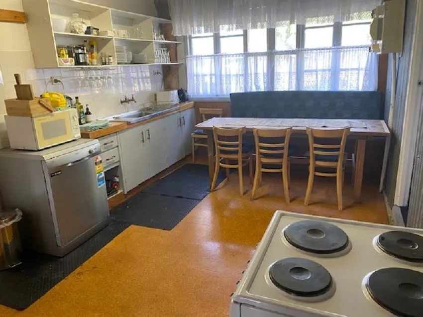 kitchen in Girraween Country Inn
