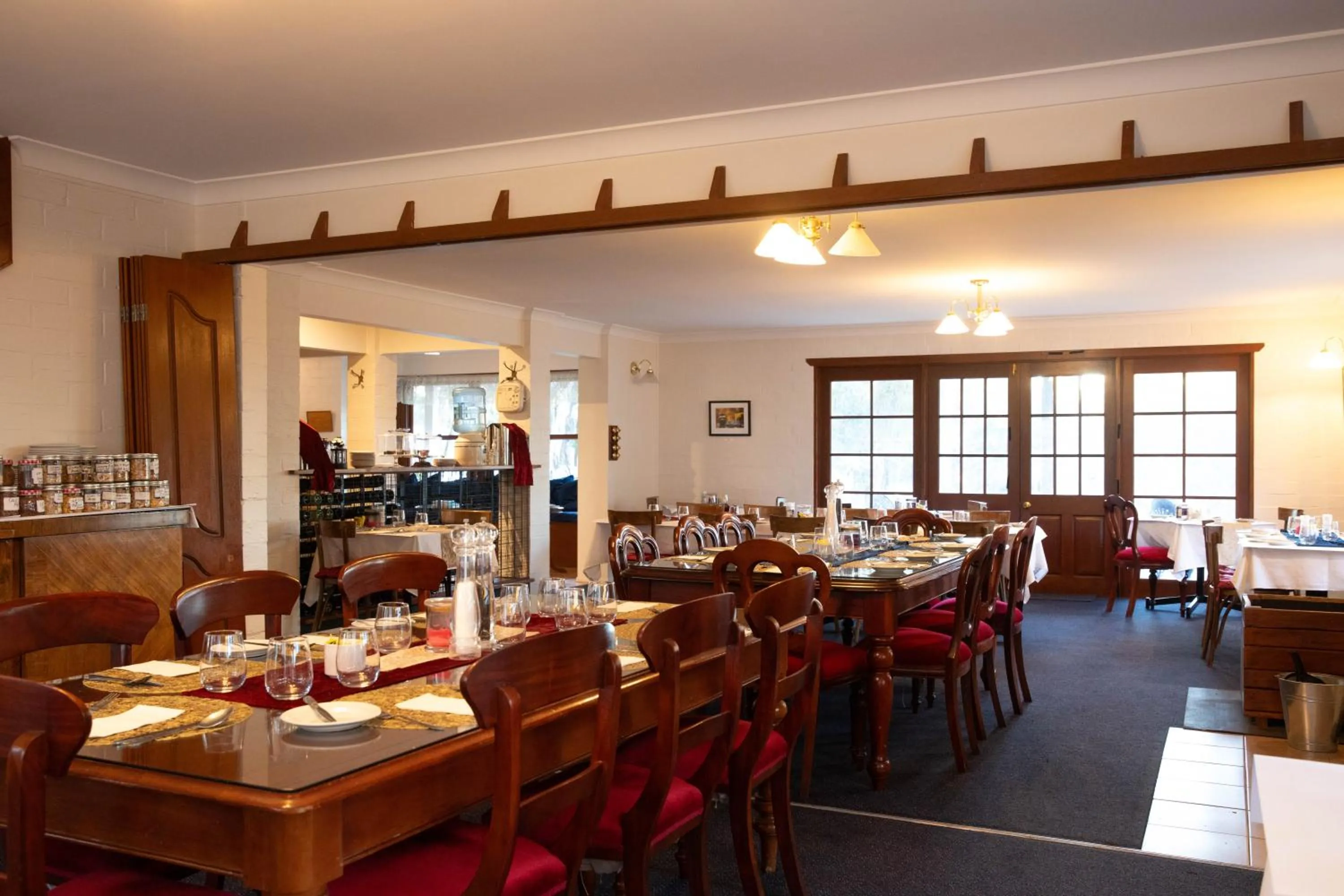 Restaurant/places to eat in Girraween Country Inn