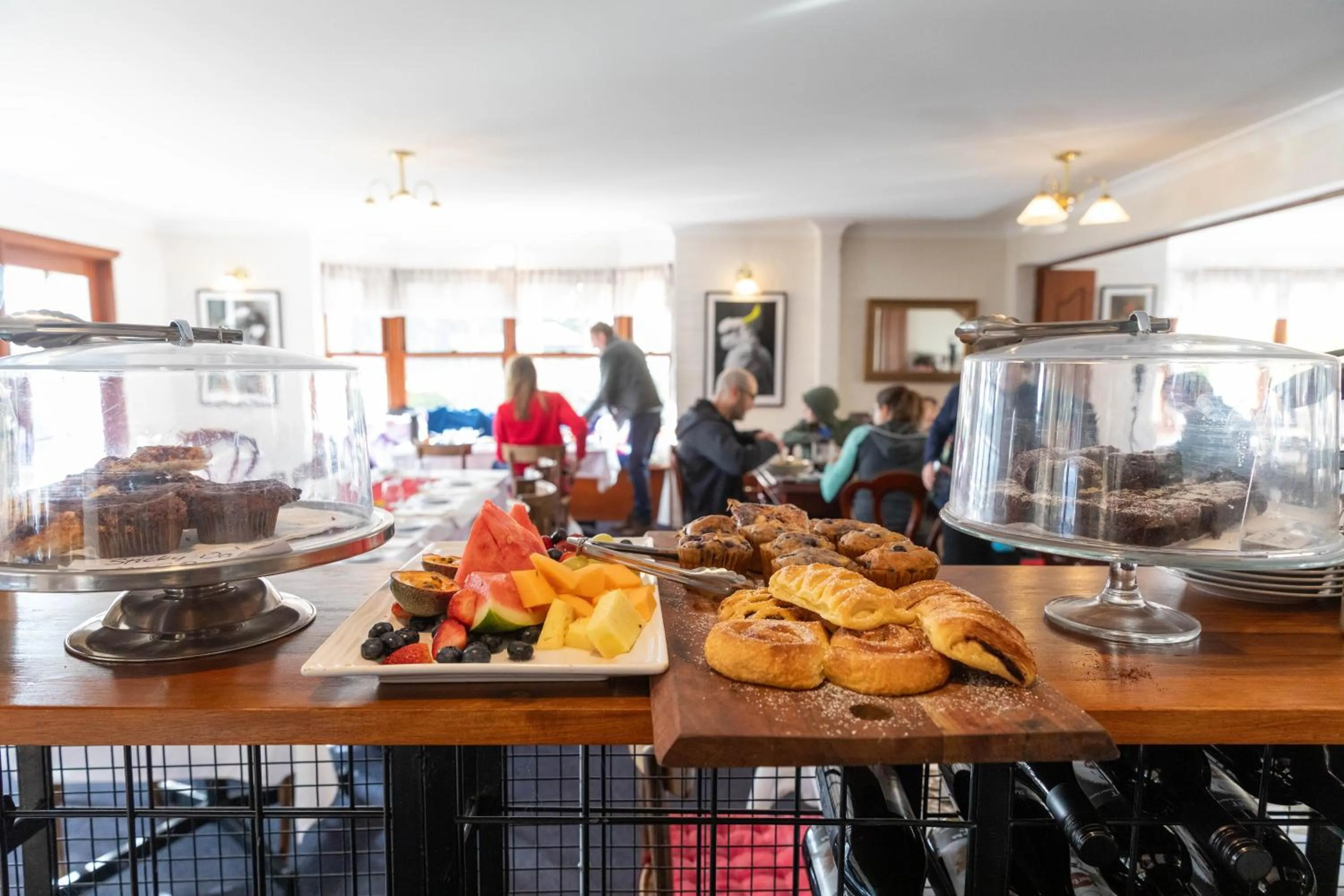 Restaurant/places to eat in Girraween Country Inn