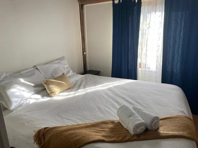 Bed in Girraween Country Inn