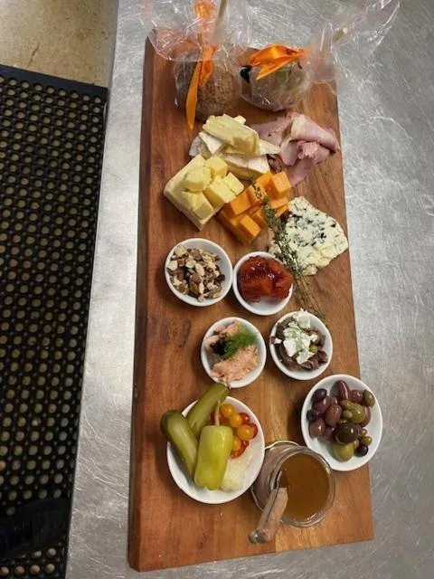 Restaurant/places to eat in Girraween Country Inn