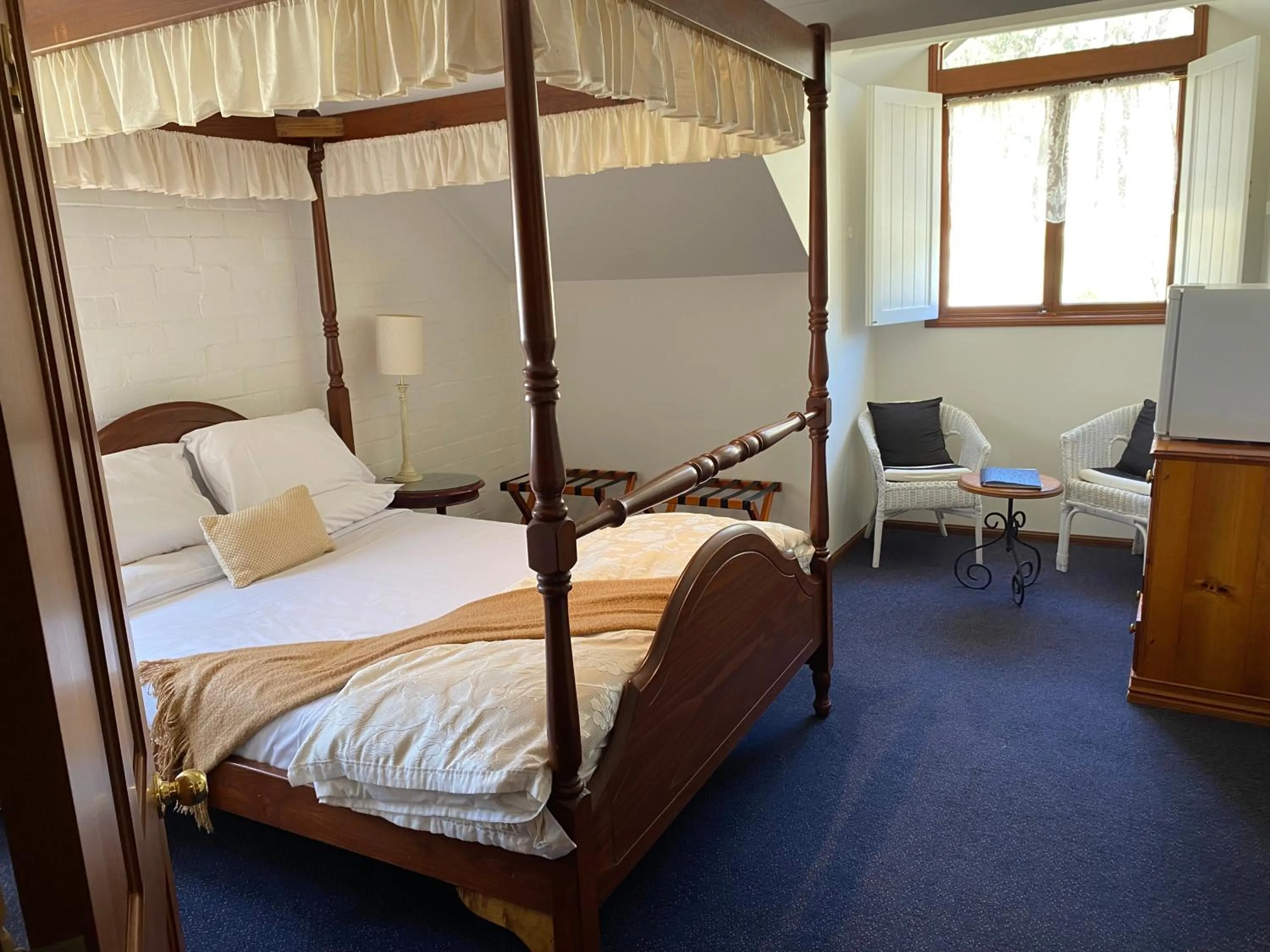 Bed in Girraween Country Inn