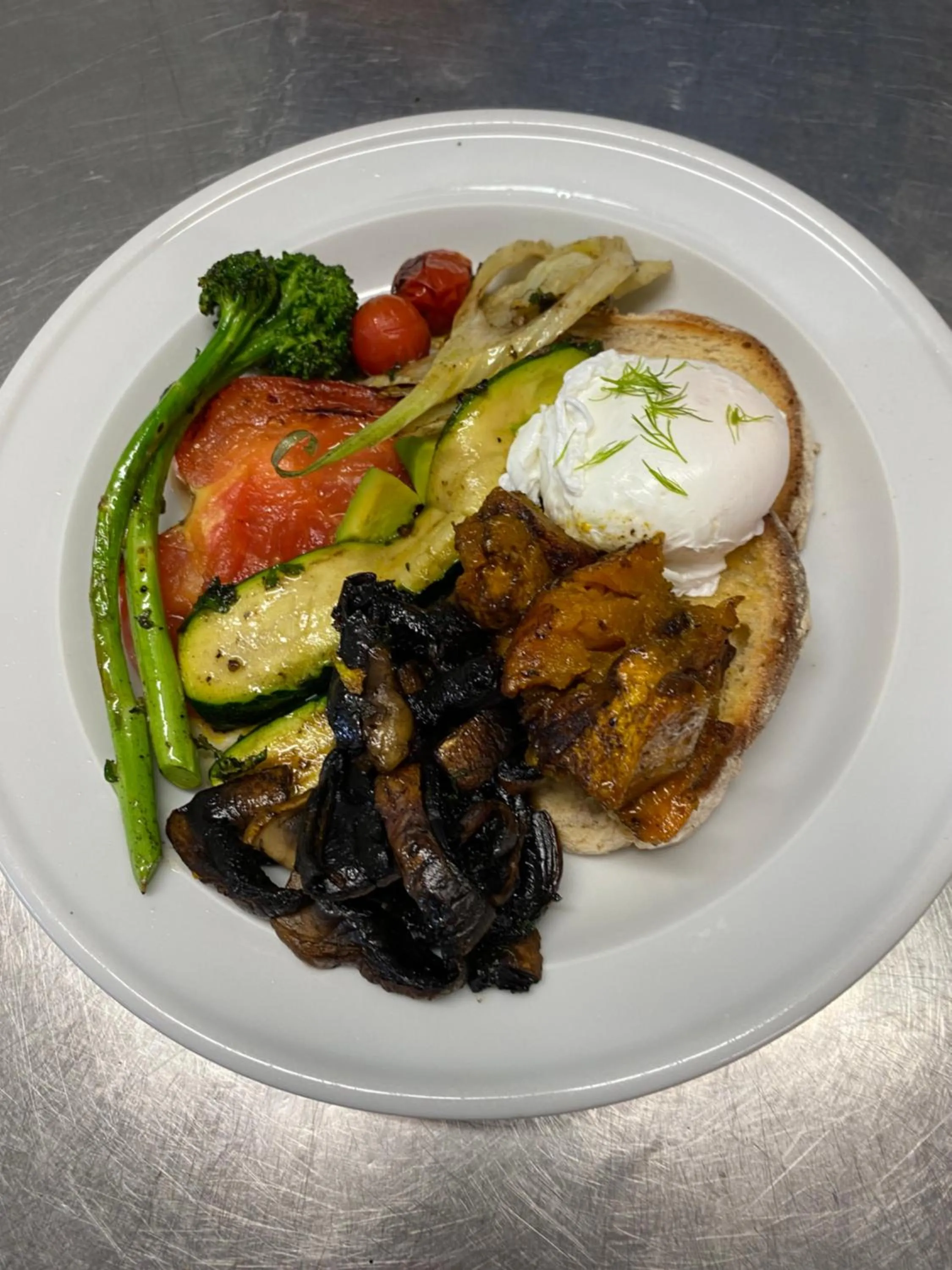 Restaurant/places to eat in Girraween Country Inn