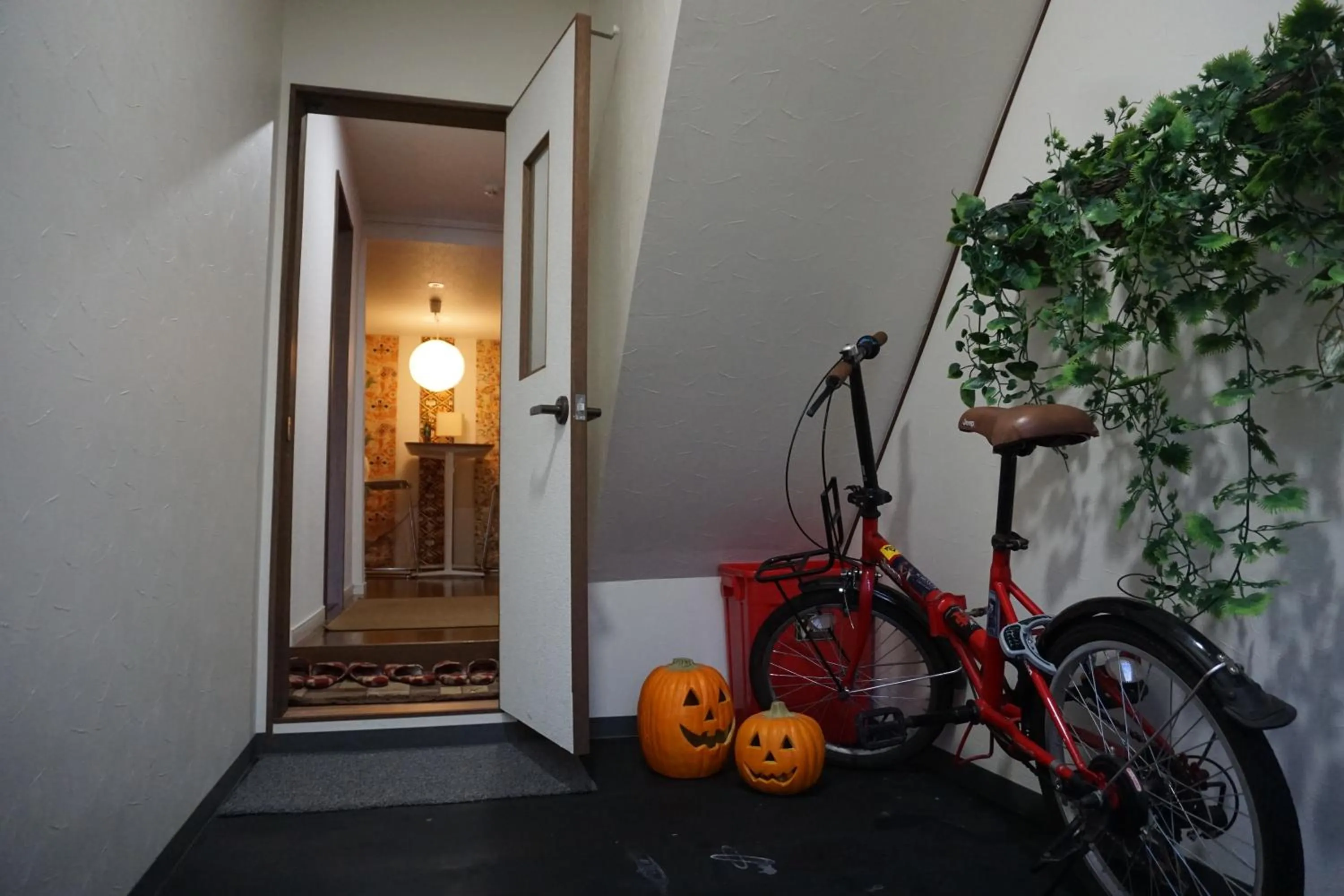 Facade/entrance in CHELSEA24