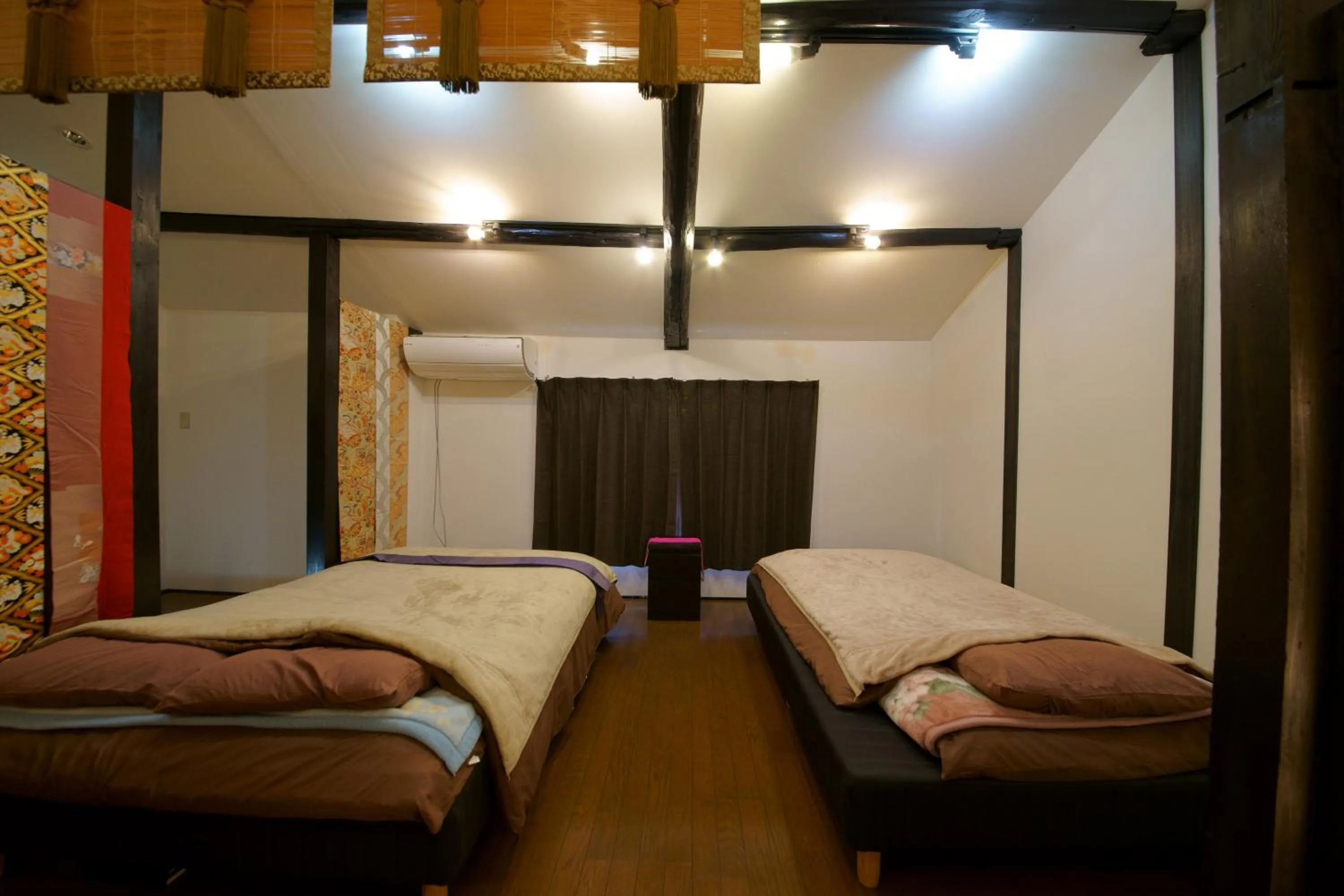 Bedroom, Bed in CHELSEA24