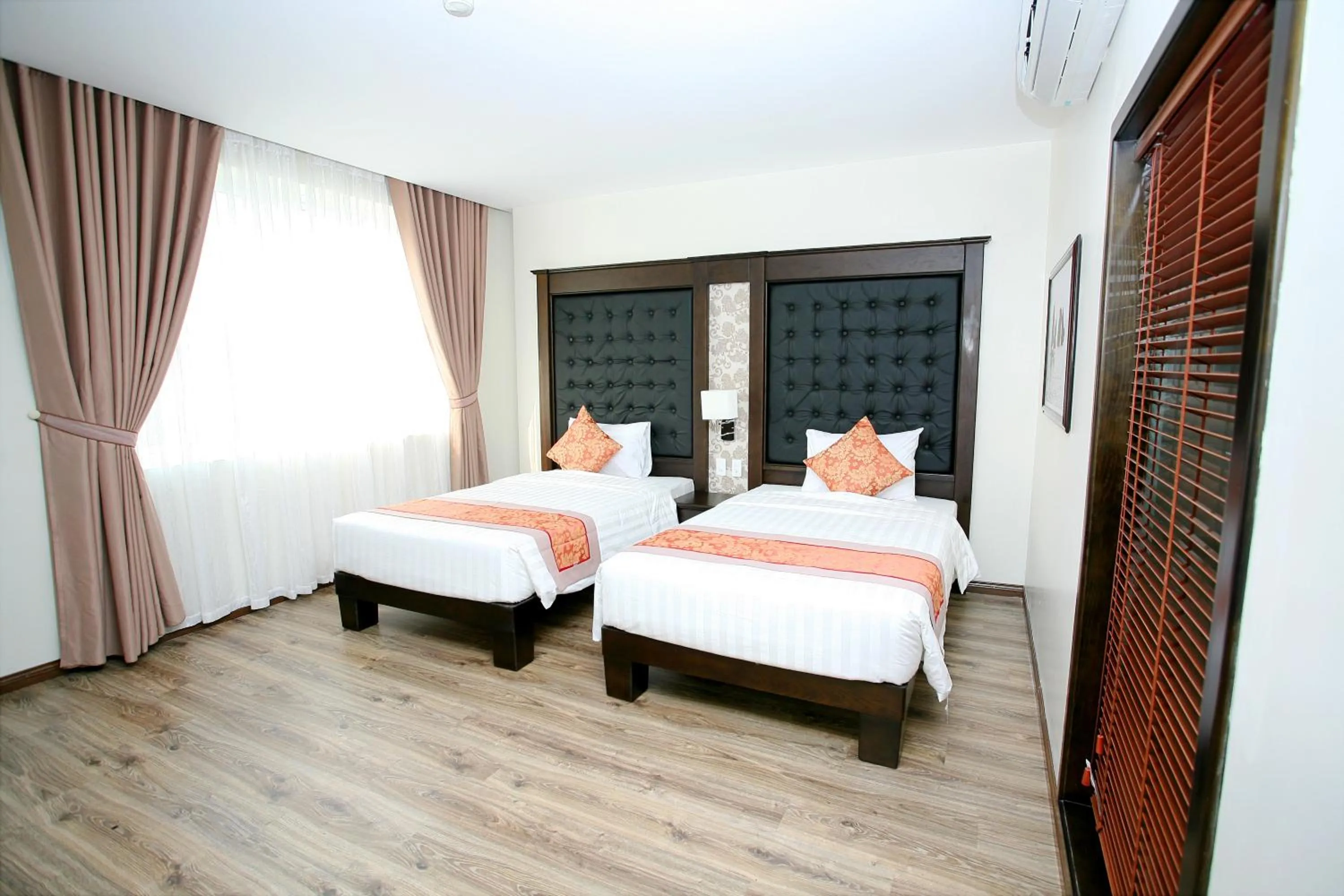 Bed in Ha Long Park Hotel