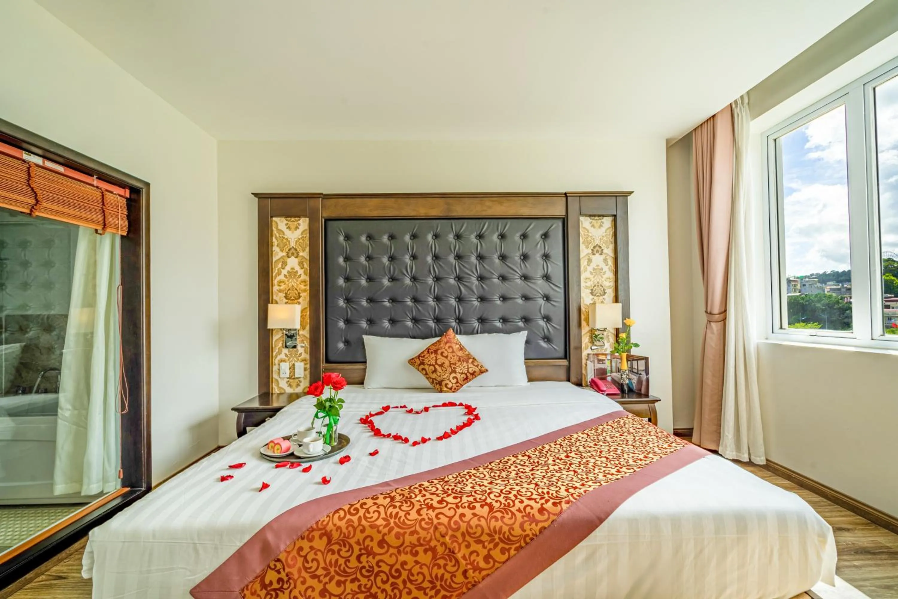 Bed in Ha Long Park Hotel