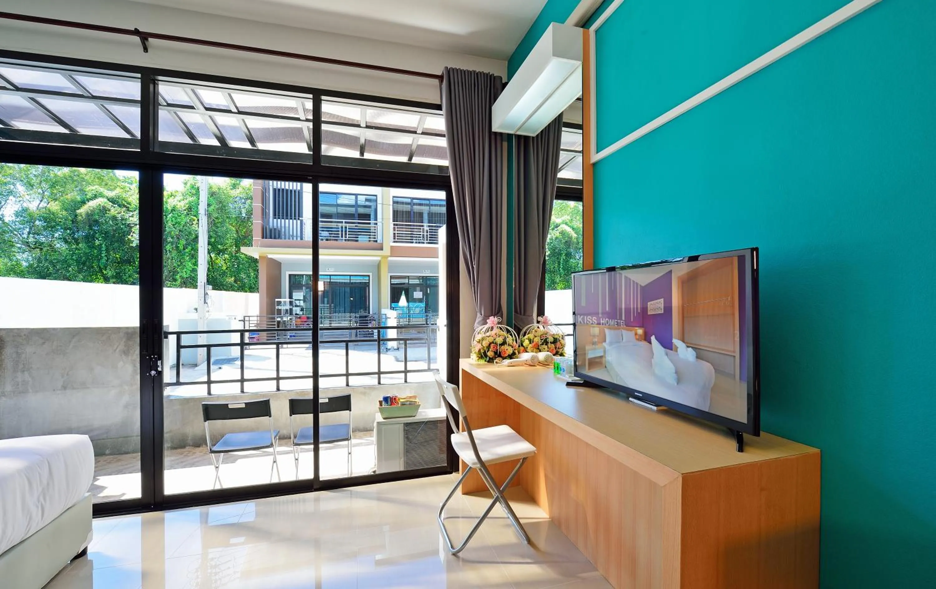 TV and multimedia in Kiss Hometel
