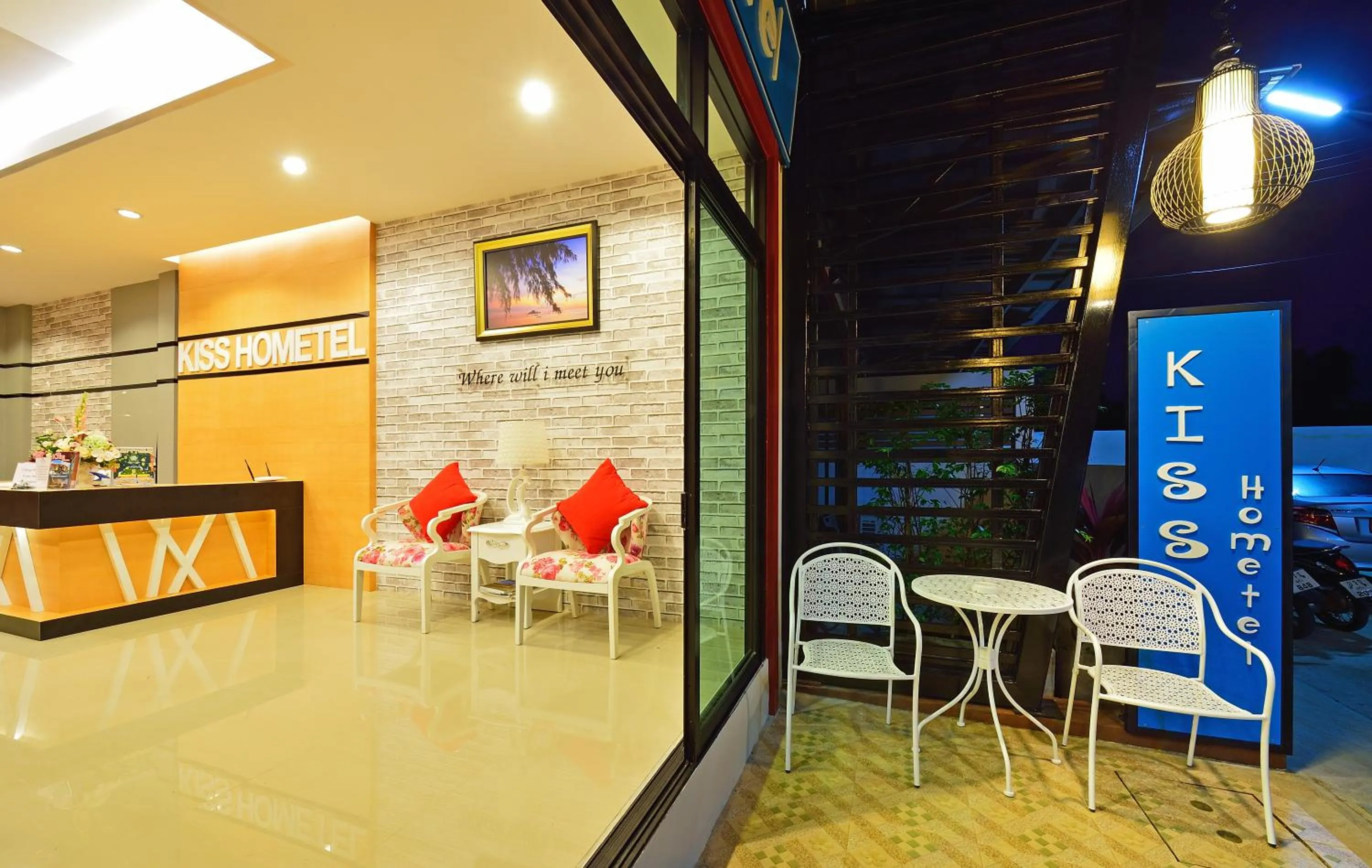 Night in Kiss Hometel