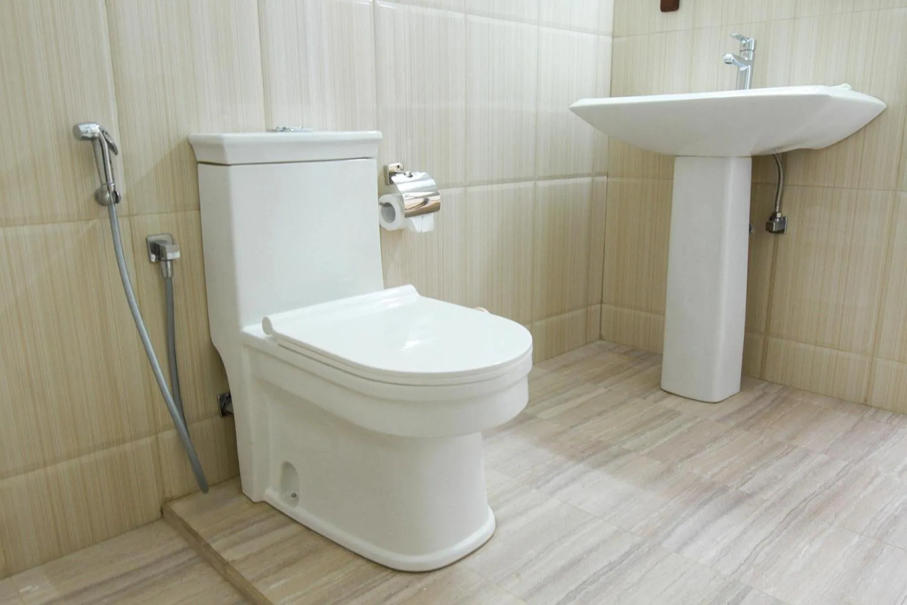 Bathroom in Hotel Nilketha Yala Tissamaharama