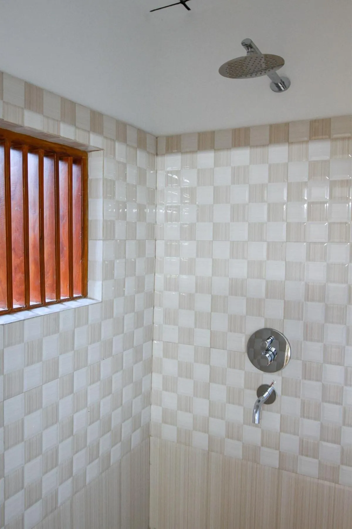 Shower in Hotel Nilketha Yala Tissamaharama