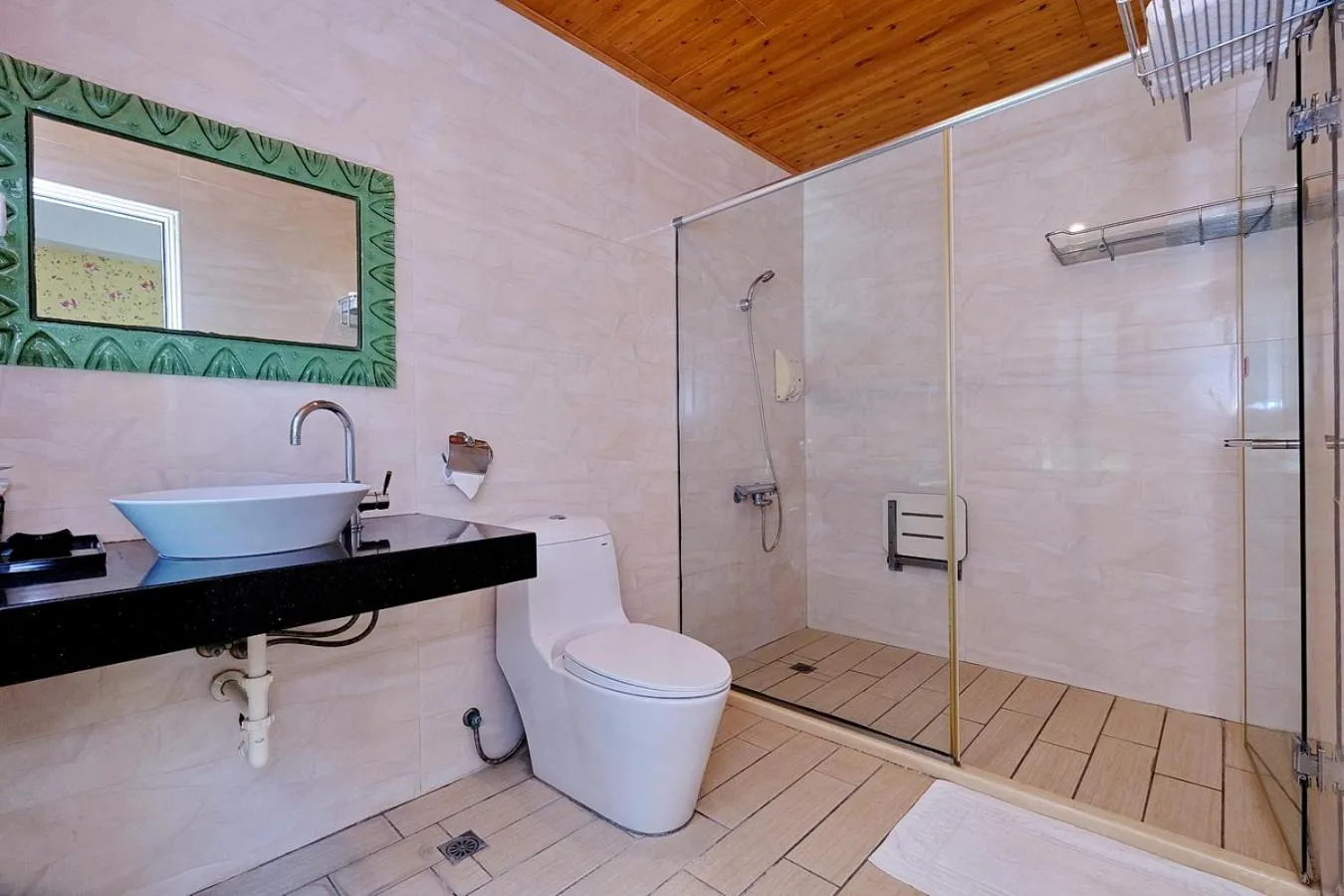 Shower in 七星潭海灣民宿-附電梯-車位-充電樁