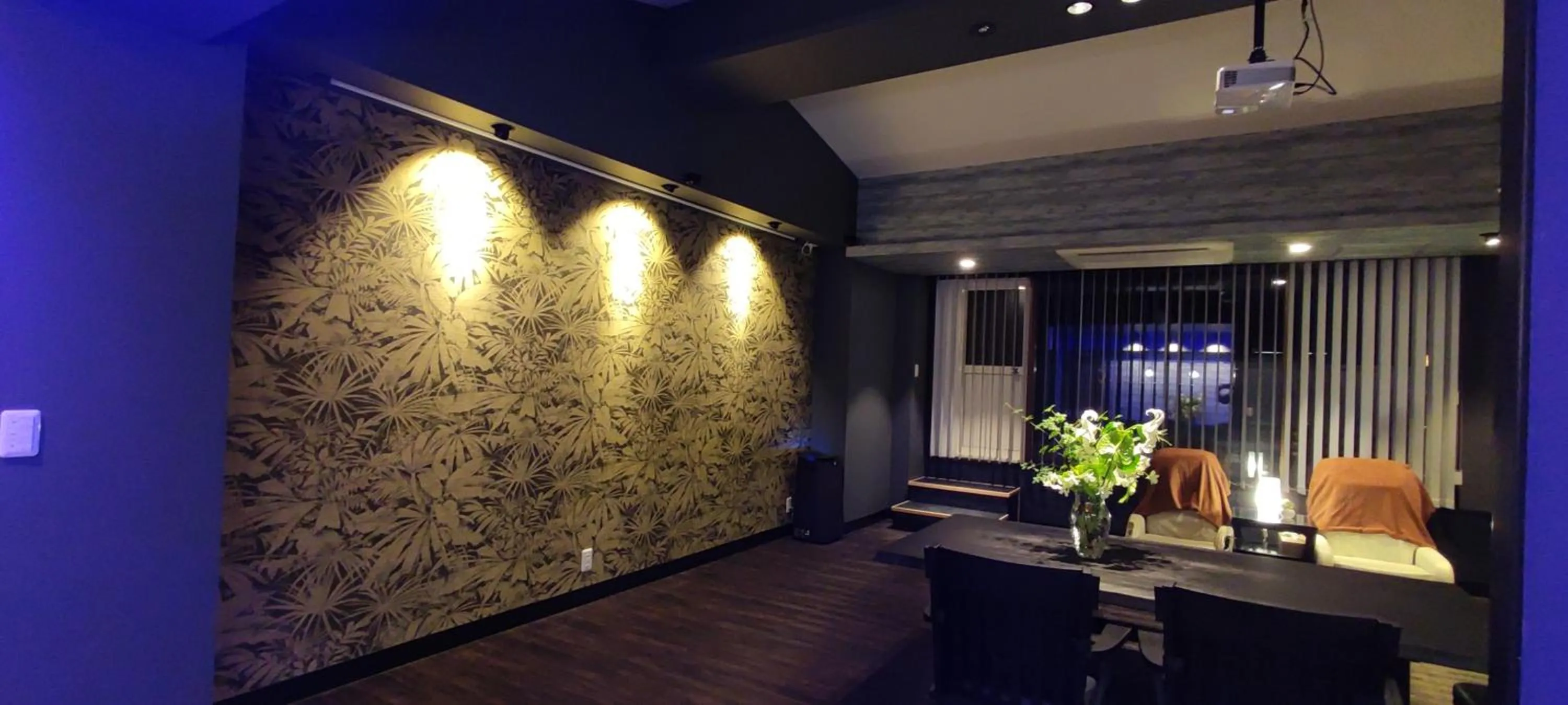 Hakone Gora Guam Dog