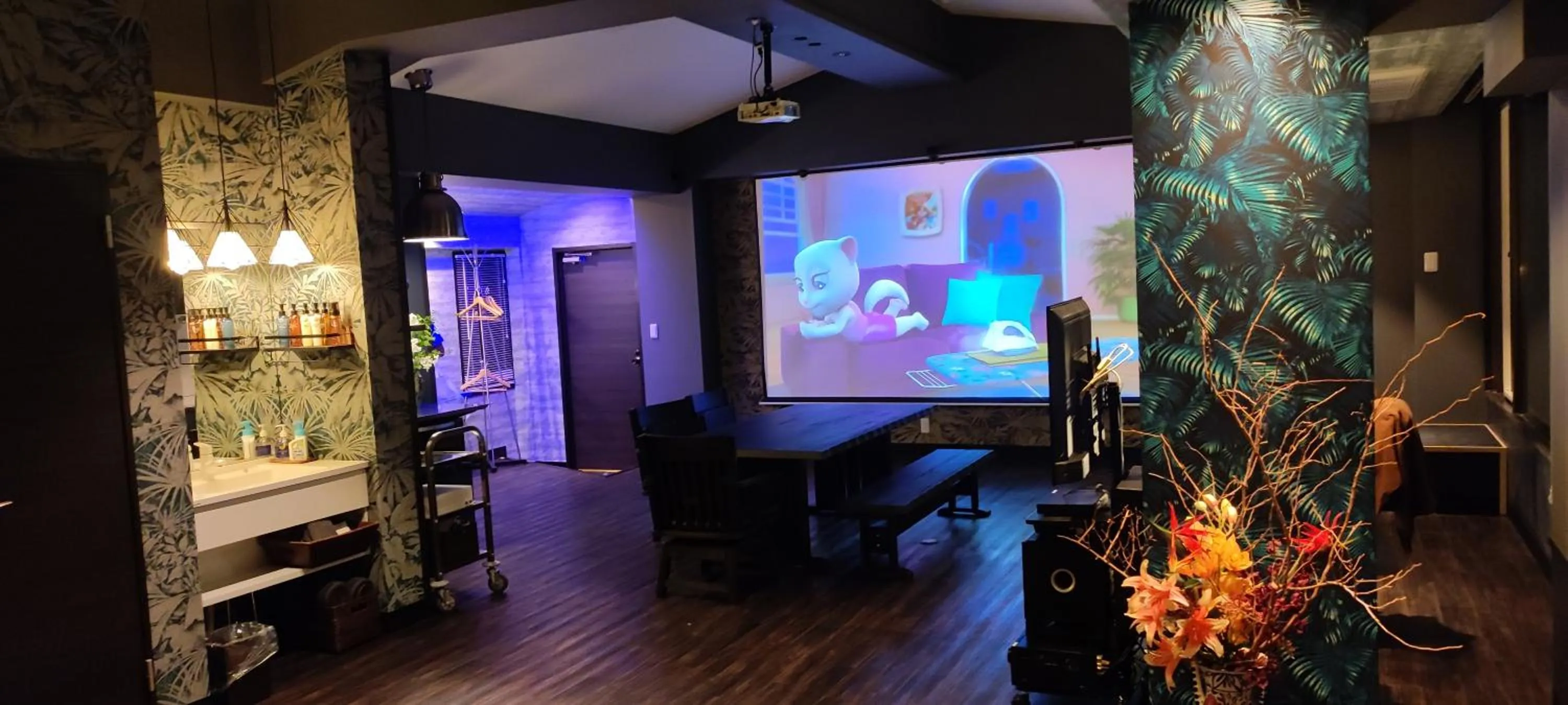 Hakone Gora Guam Dog