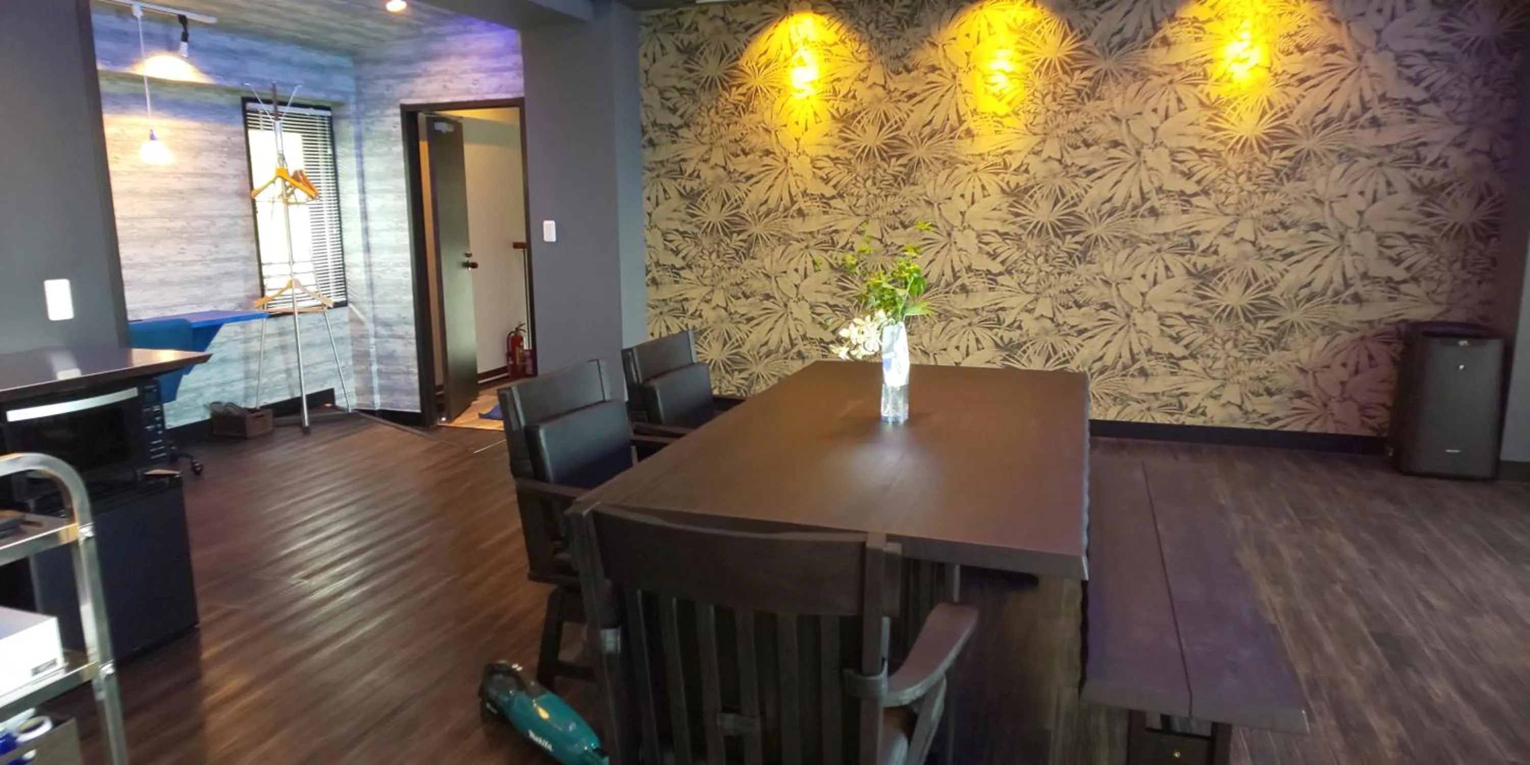 Hakone Gora Guam Dog