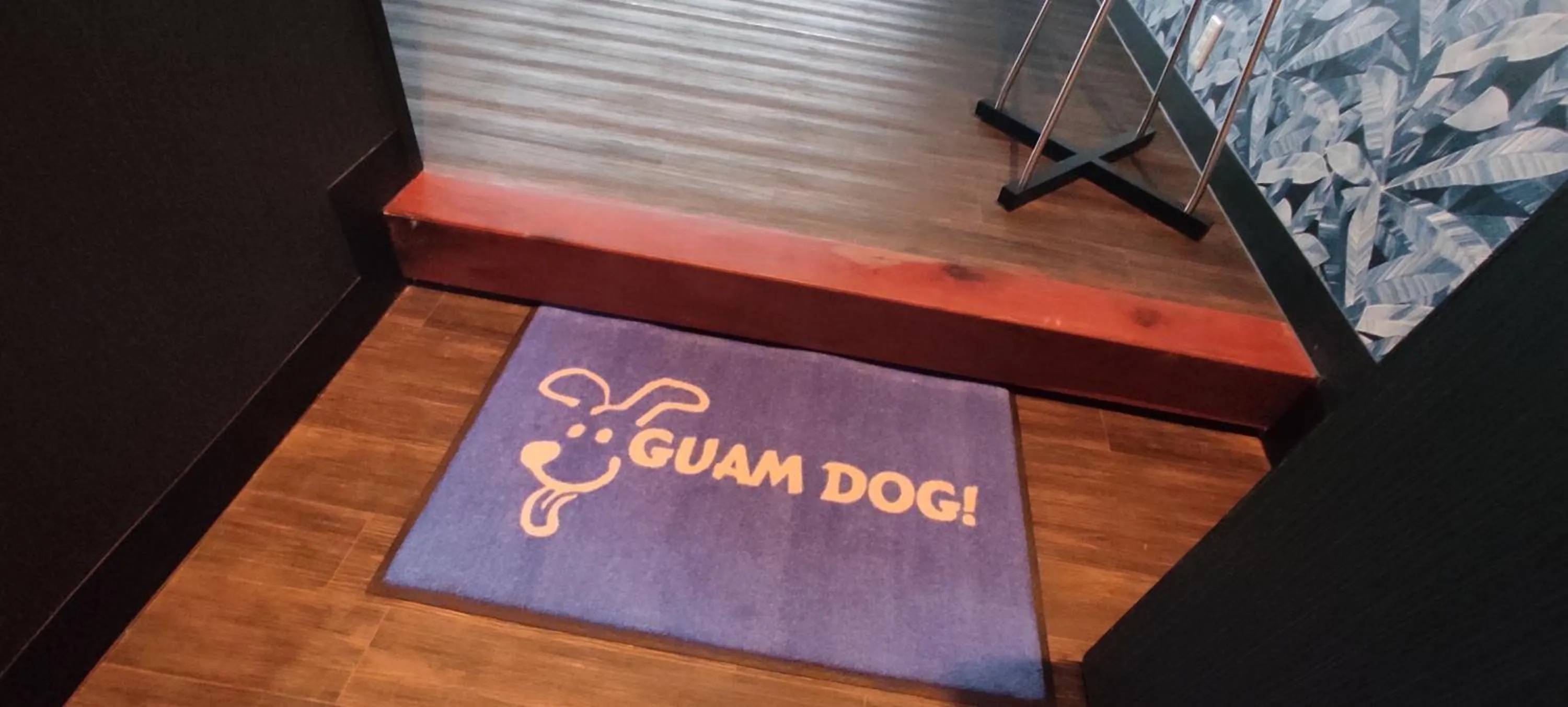 Hakone Gora Guam Dog