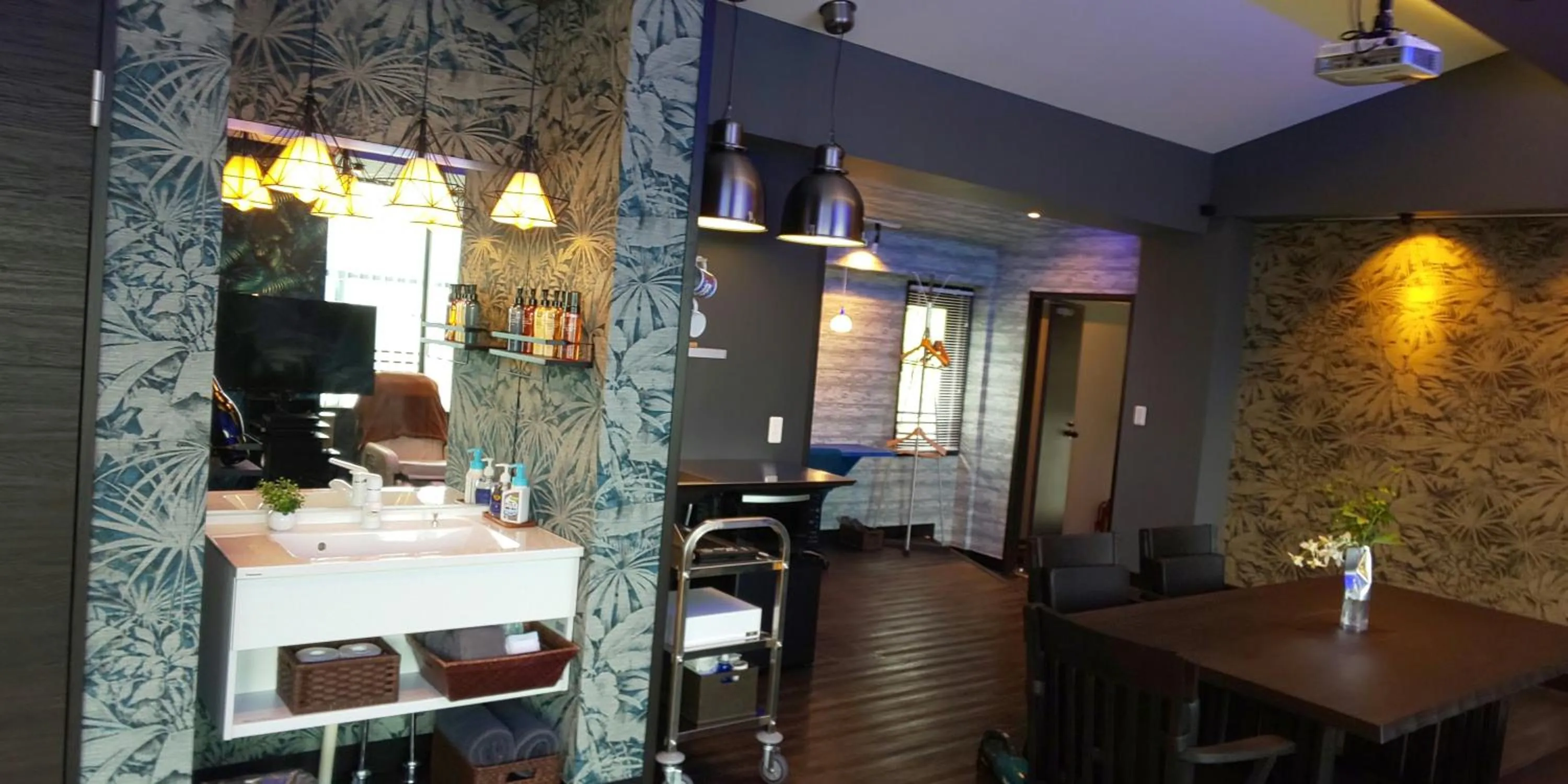 Hakone Gora Guam Dog