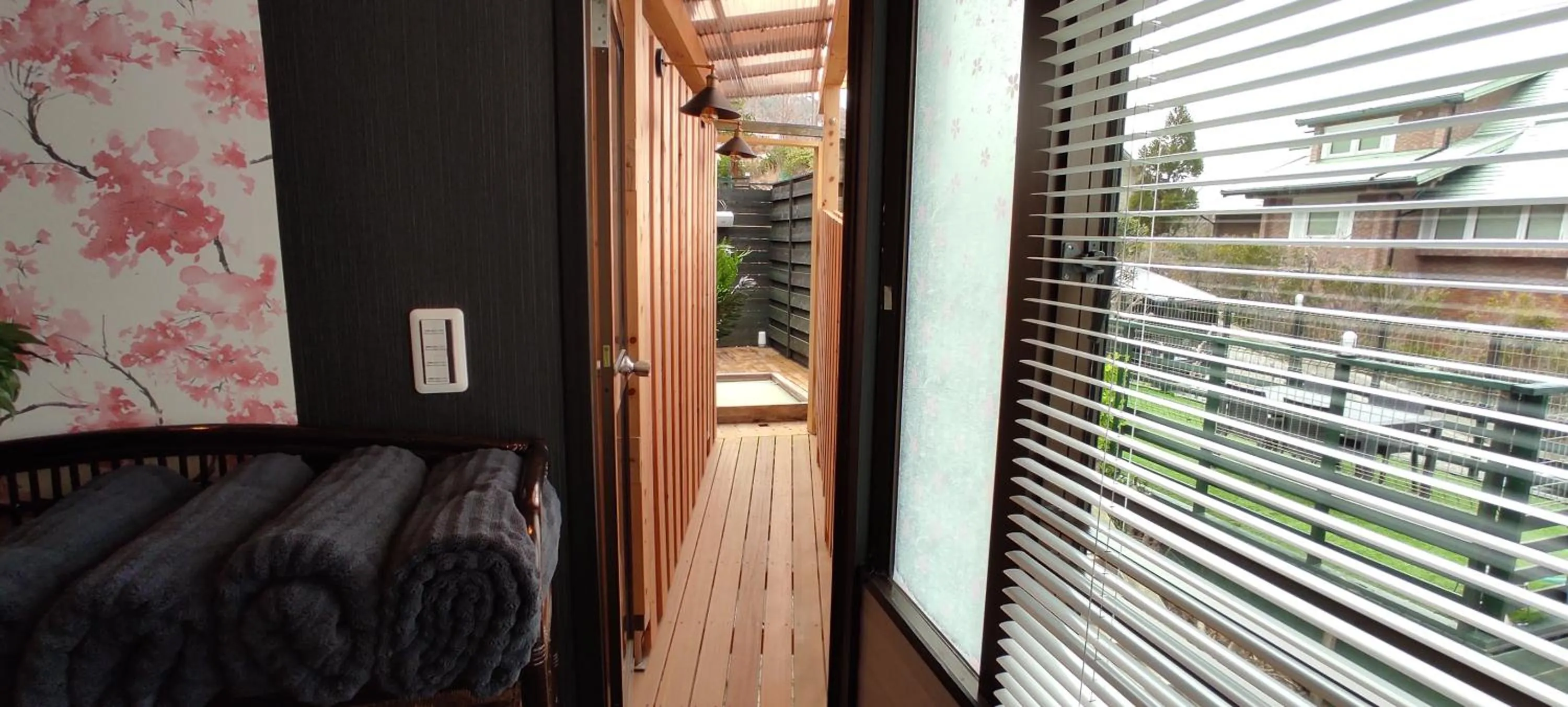 Hakone Gora Guam Dog