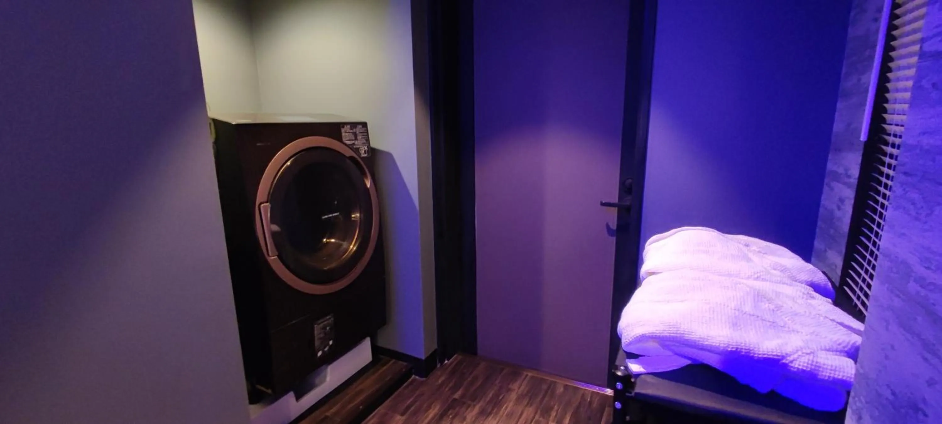 Hakone Gora Guam Dog