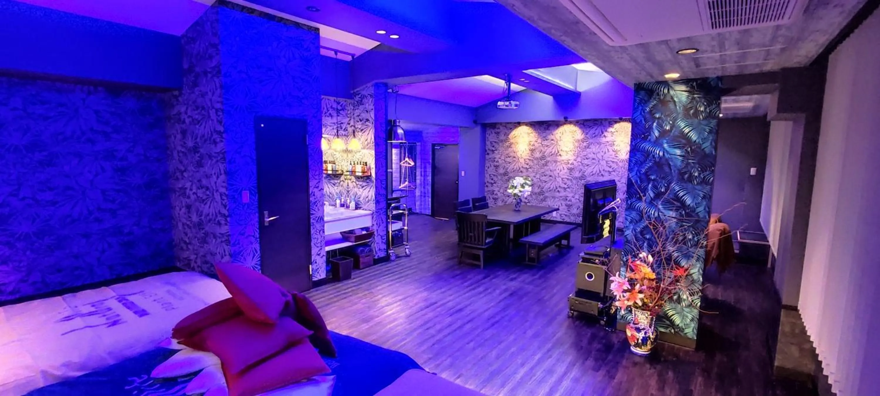 Coffee/tea facilities in Hakone Gora Guam Dog