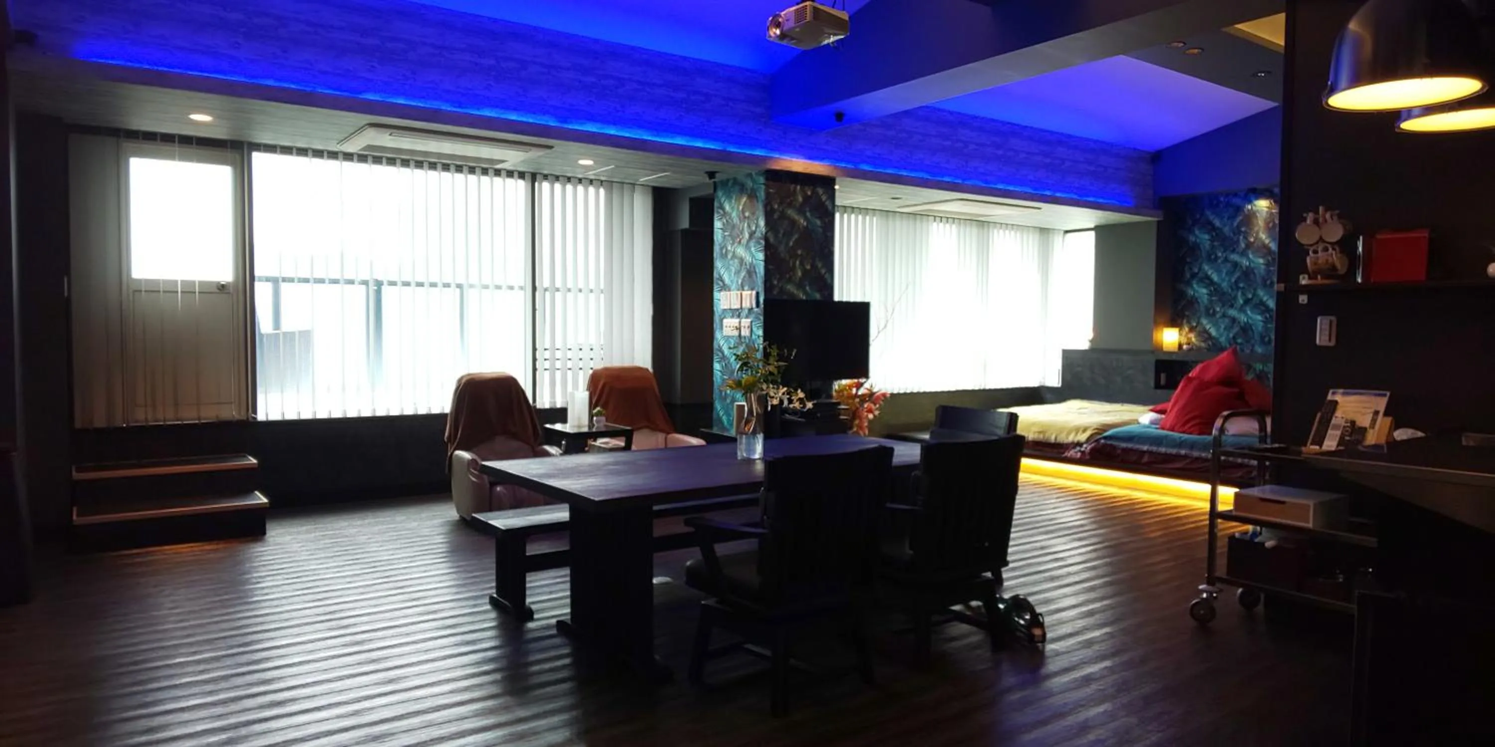 Hakone Gora Guam Dog