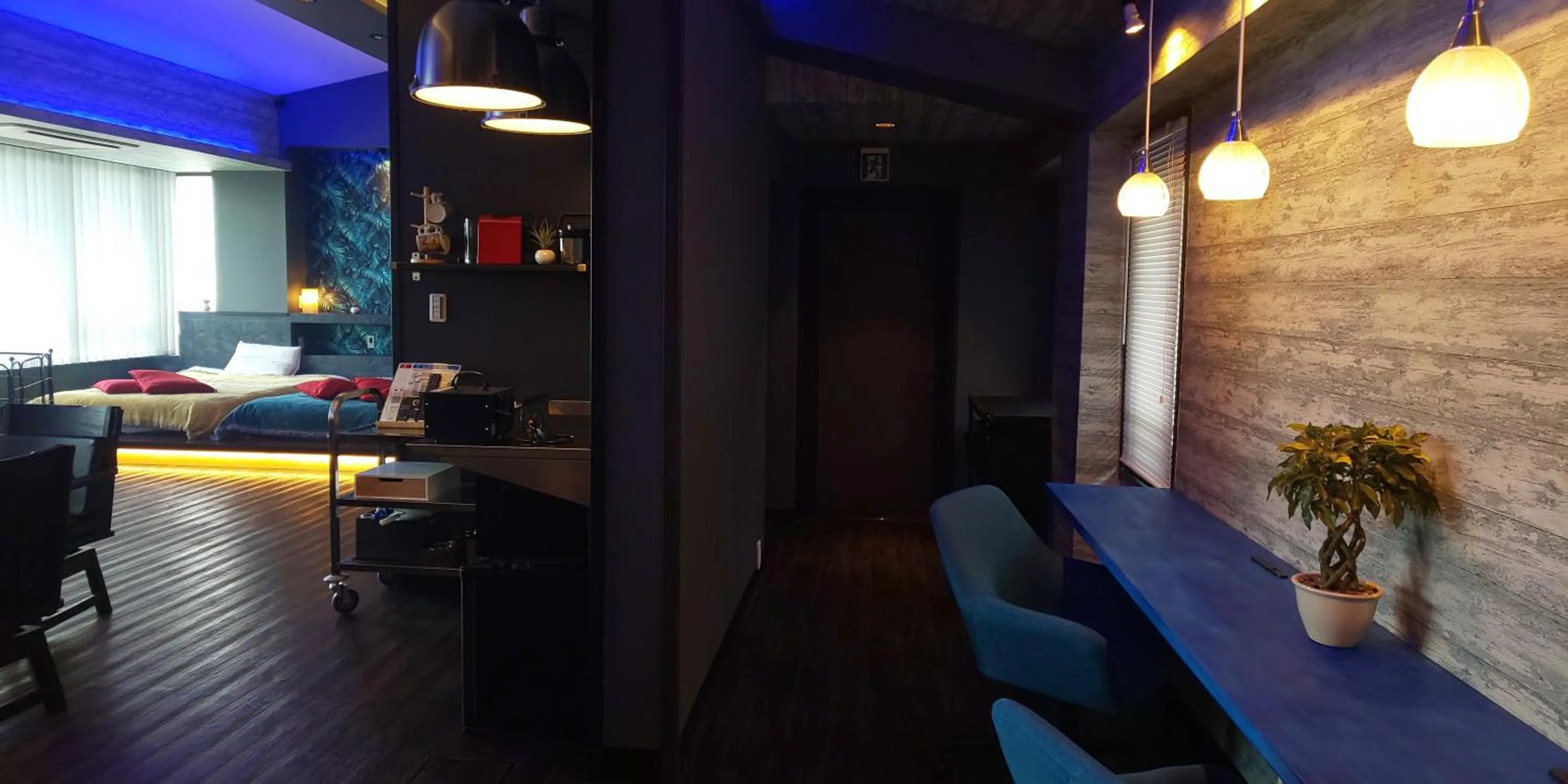 Hakone Gora Guam Dog