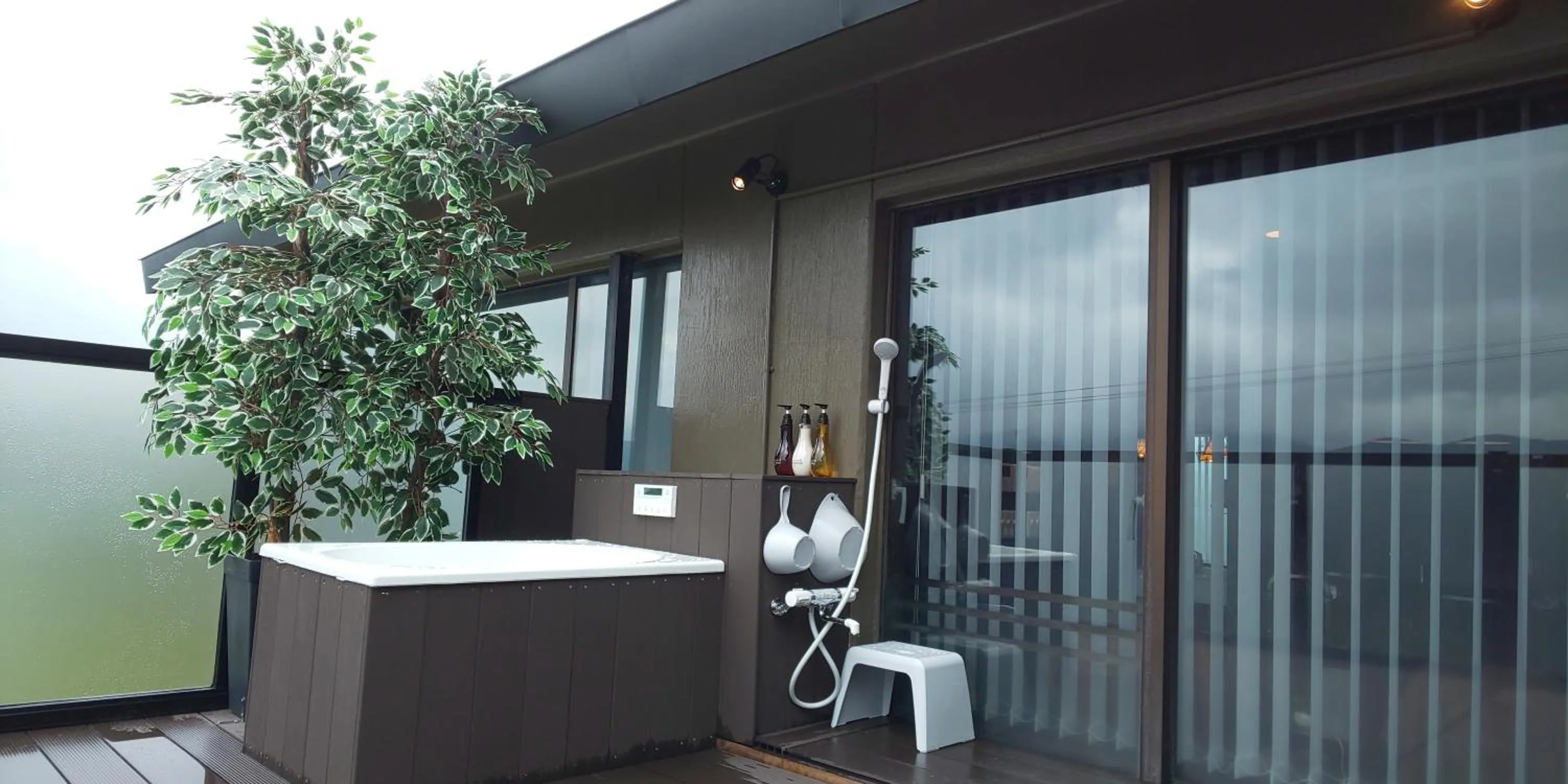 Hakone Gora Guam Dog