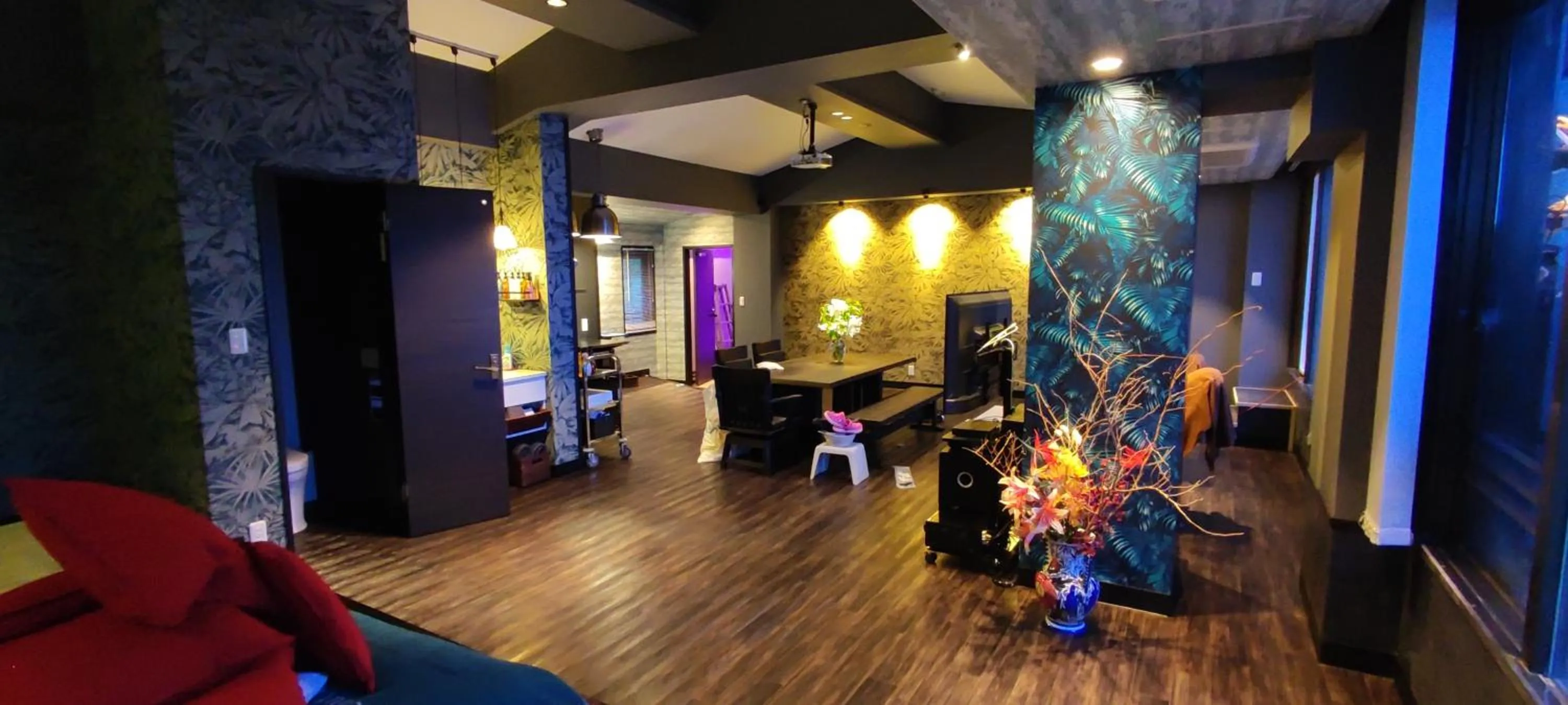 Hakone Gora Guam Dog