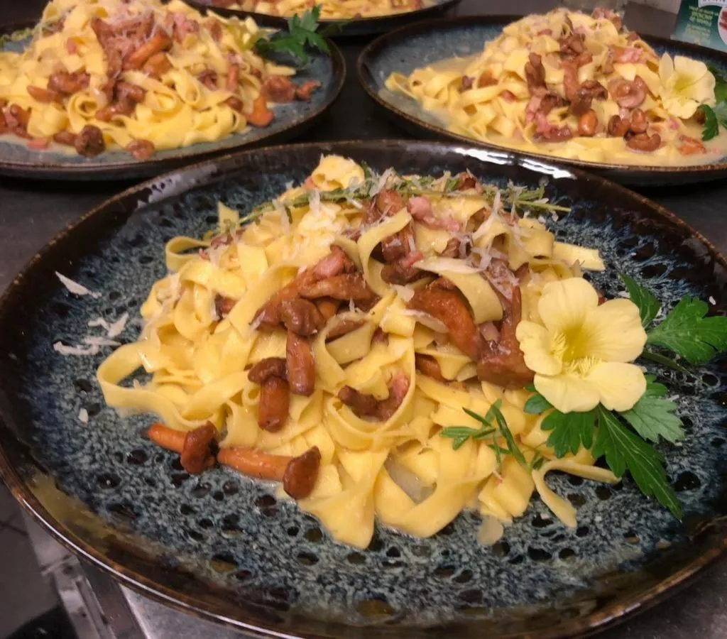 Restaurant/places to eat in Fachwerk-Hotel Eisenbart