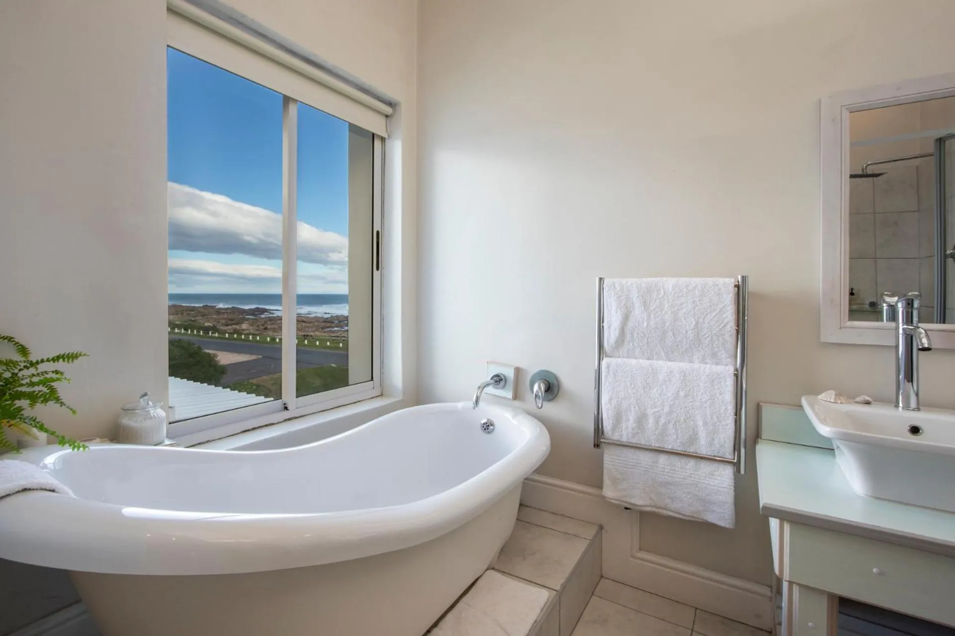 Bathroom in 138 Marine Beachfront Guesthouse