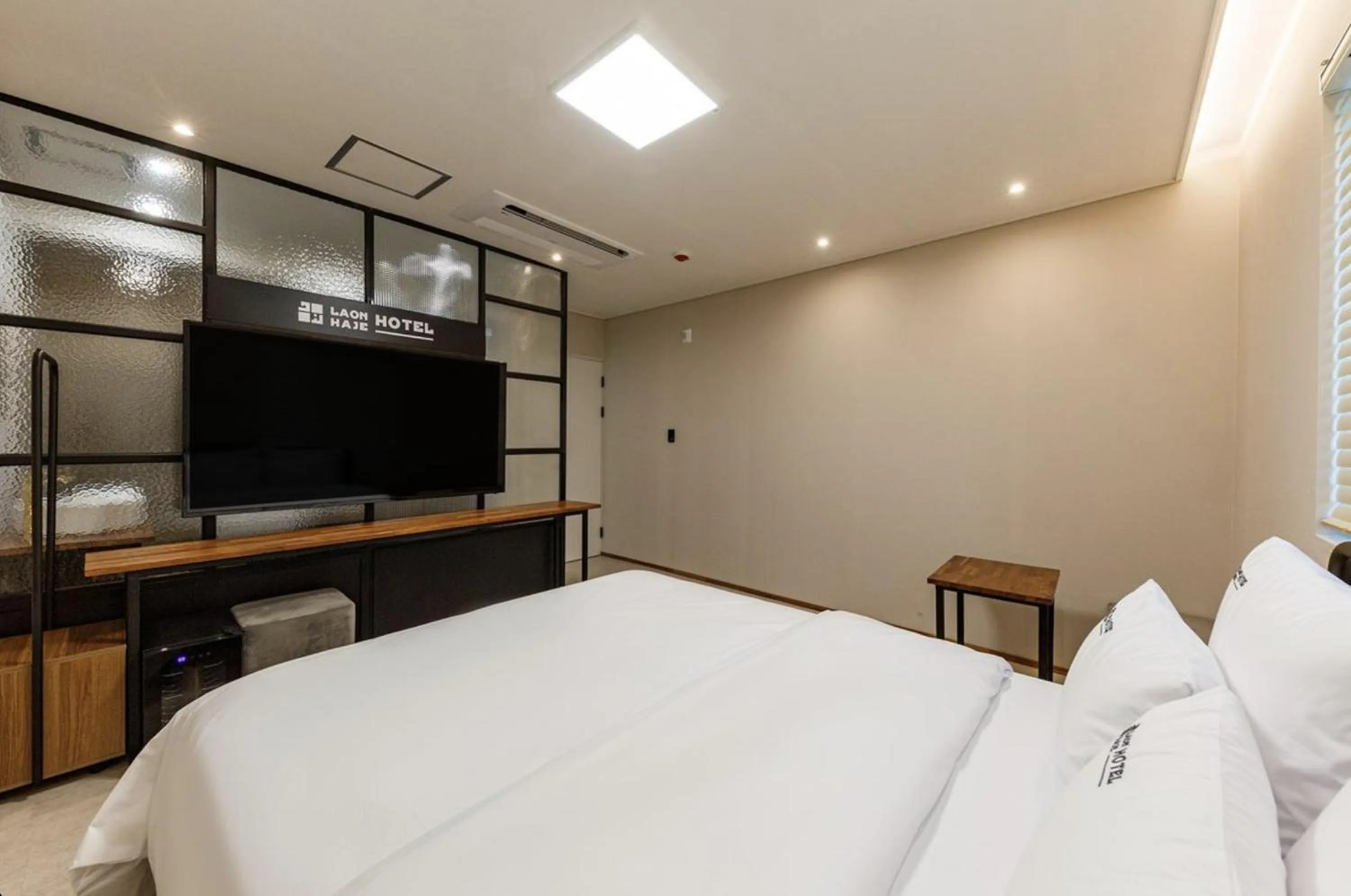 Bed in Gunsan LAONHAJE