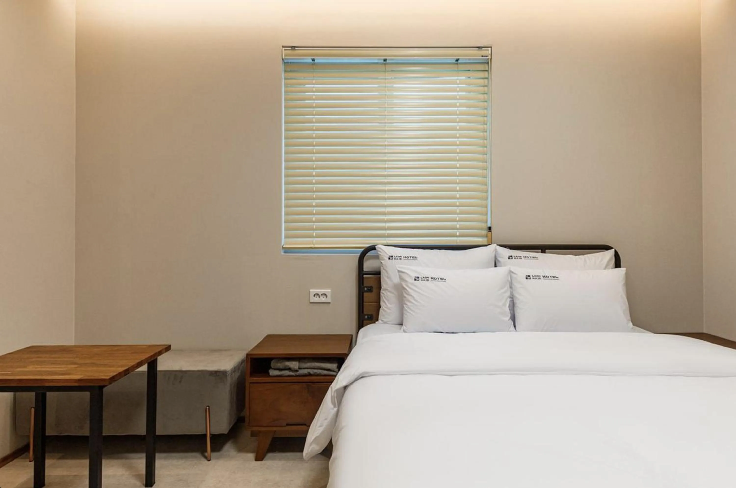 Bed in Gunsan LAONHAJE