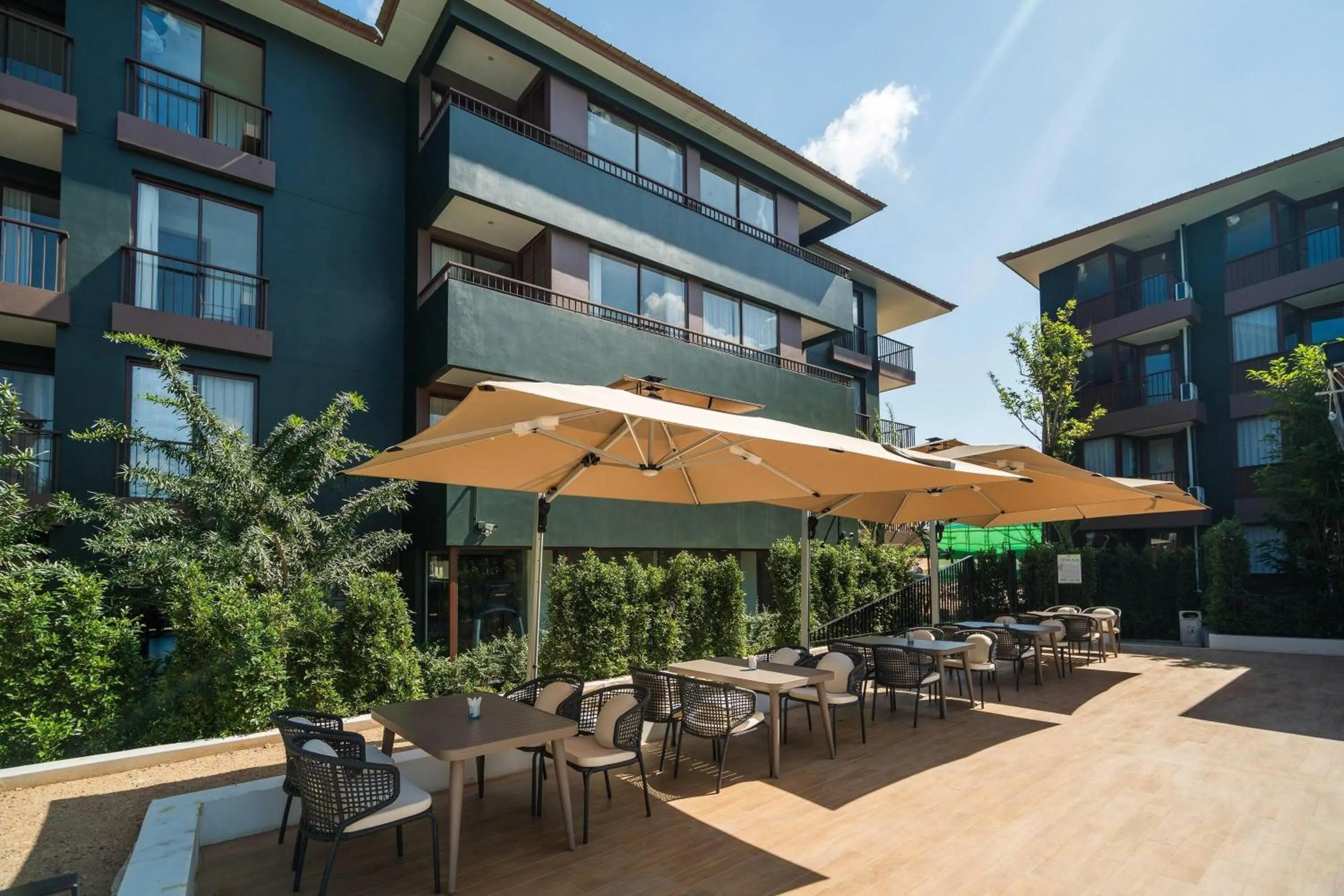 Inner courtyard view in Wyndham Garden Samui Wing