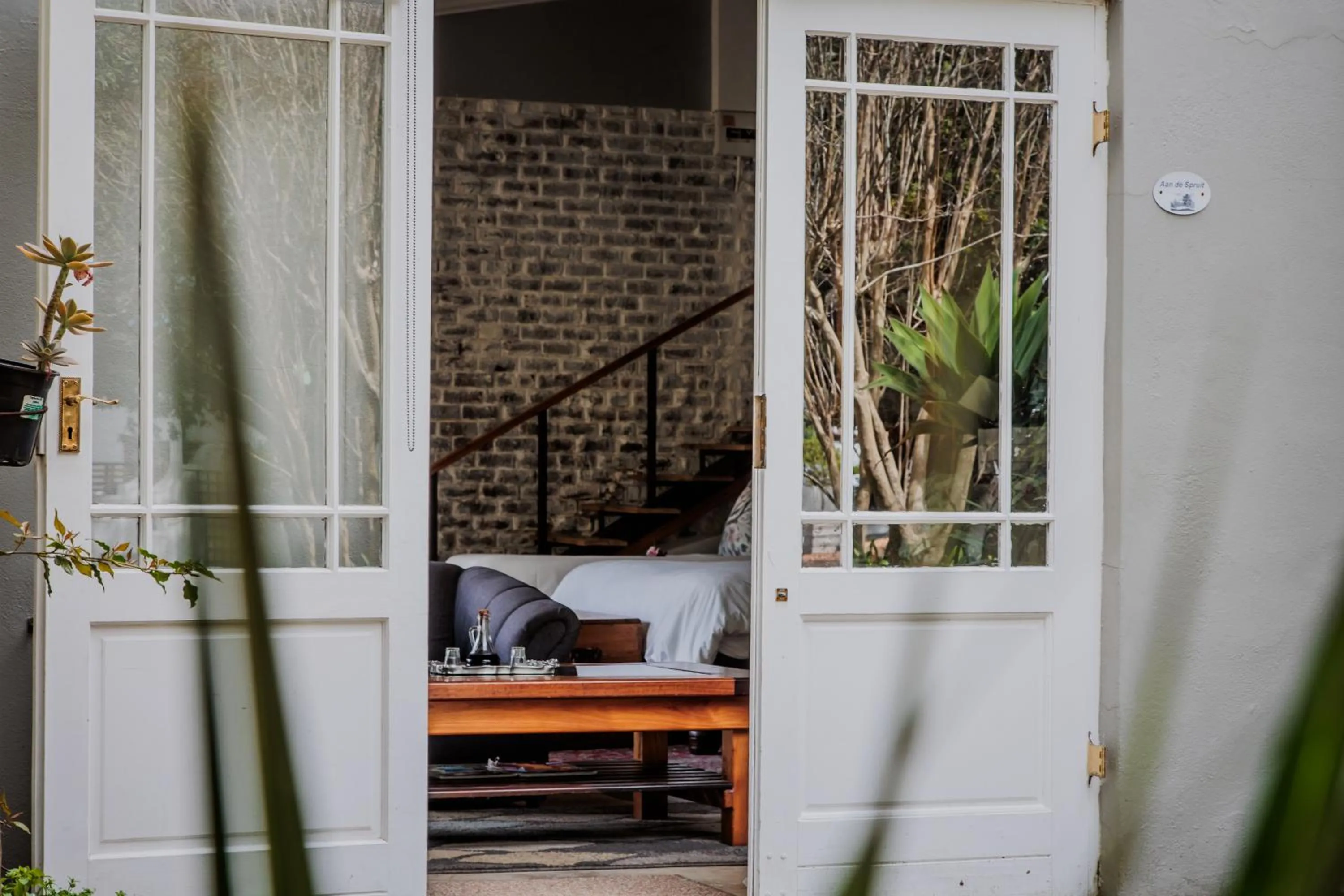 Facade/entrance in Aan de Oever Guesthouse