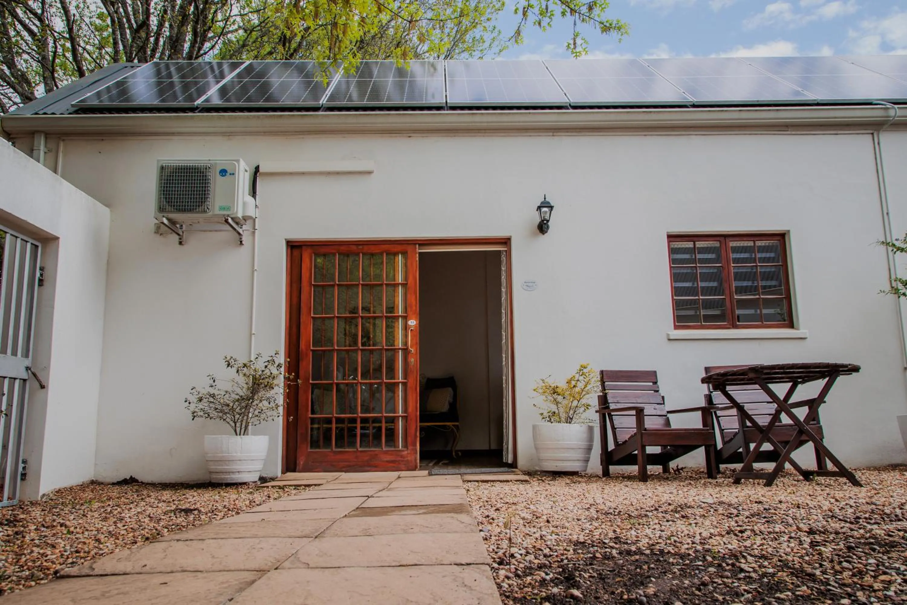 Facade/entrance in Aan de Oever Guesthouse