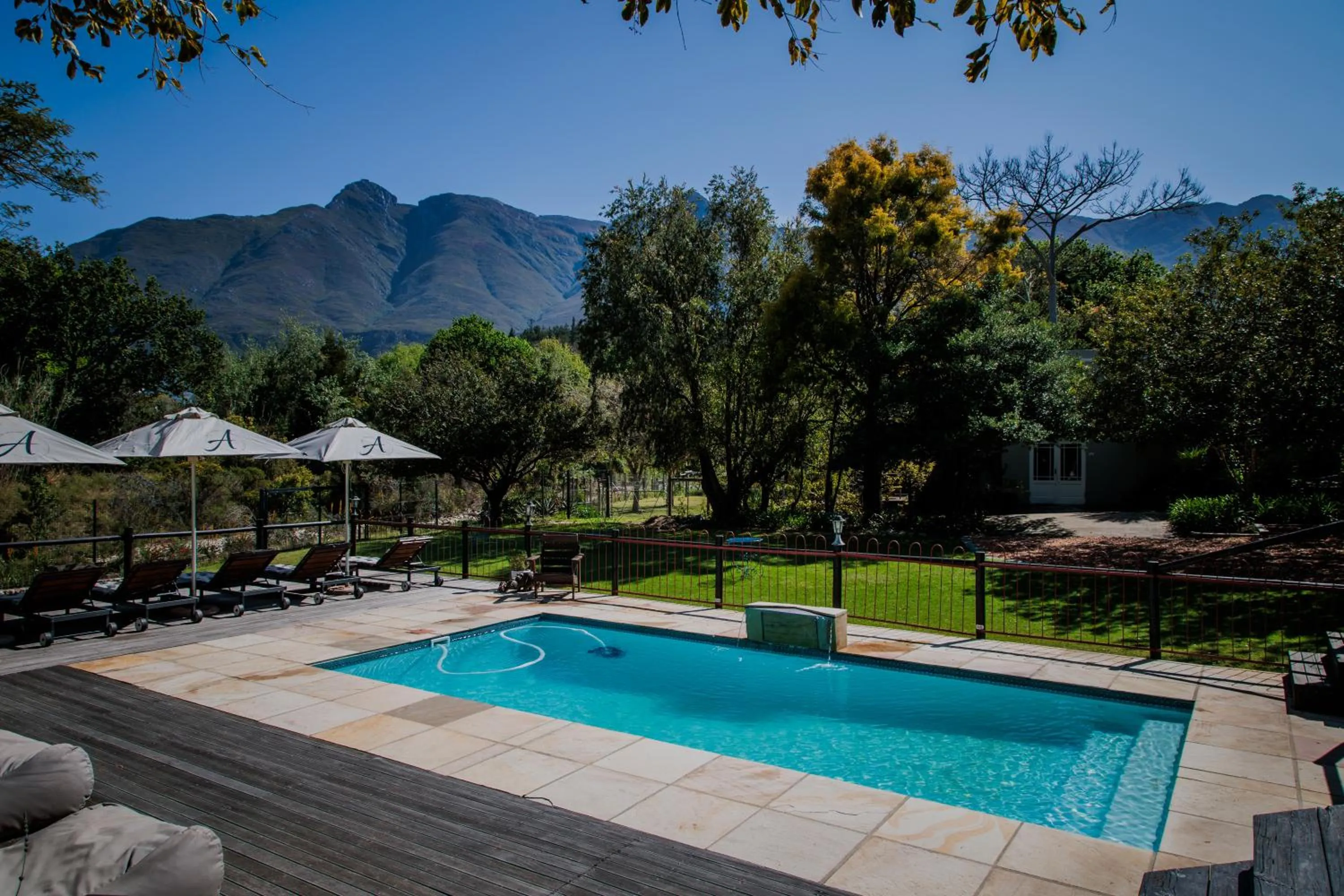 Mountain view in Aan de Oever Guesthouse