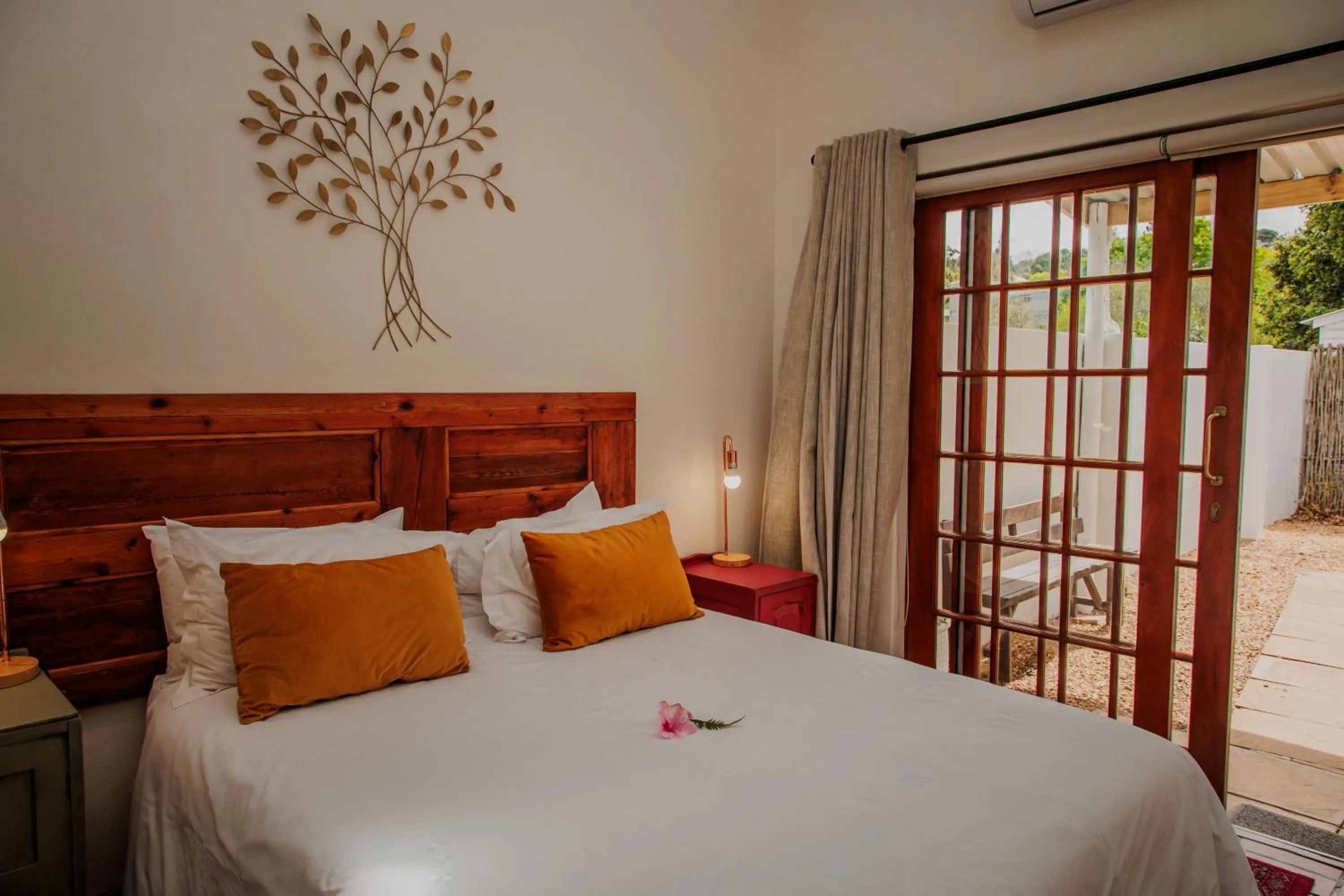 Bed in Aan de Oever Guesthouse