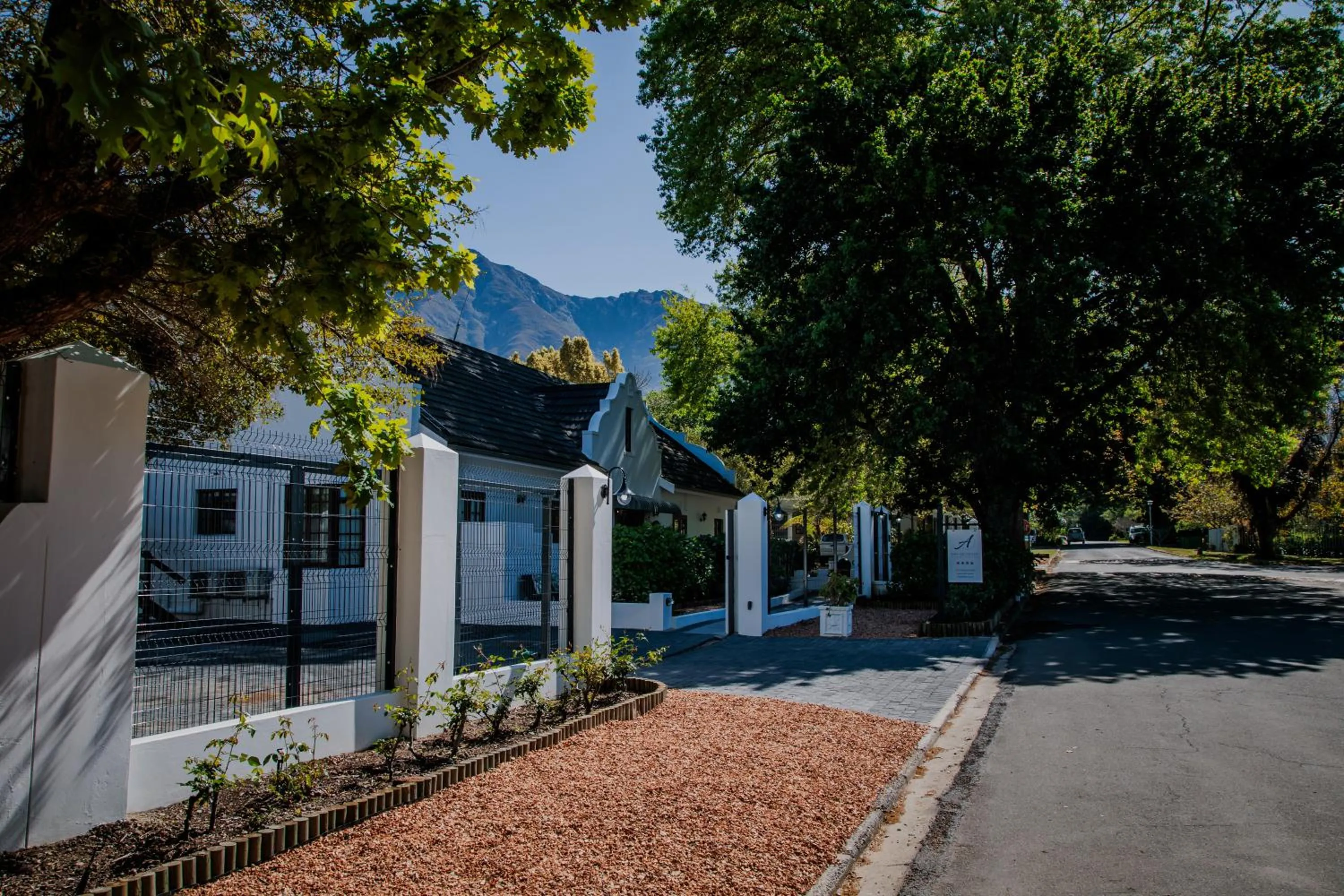 Property building in Aan de Oever Guesthouse