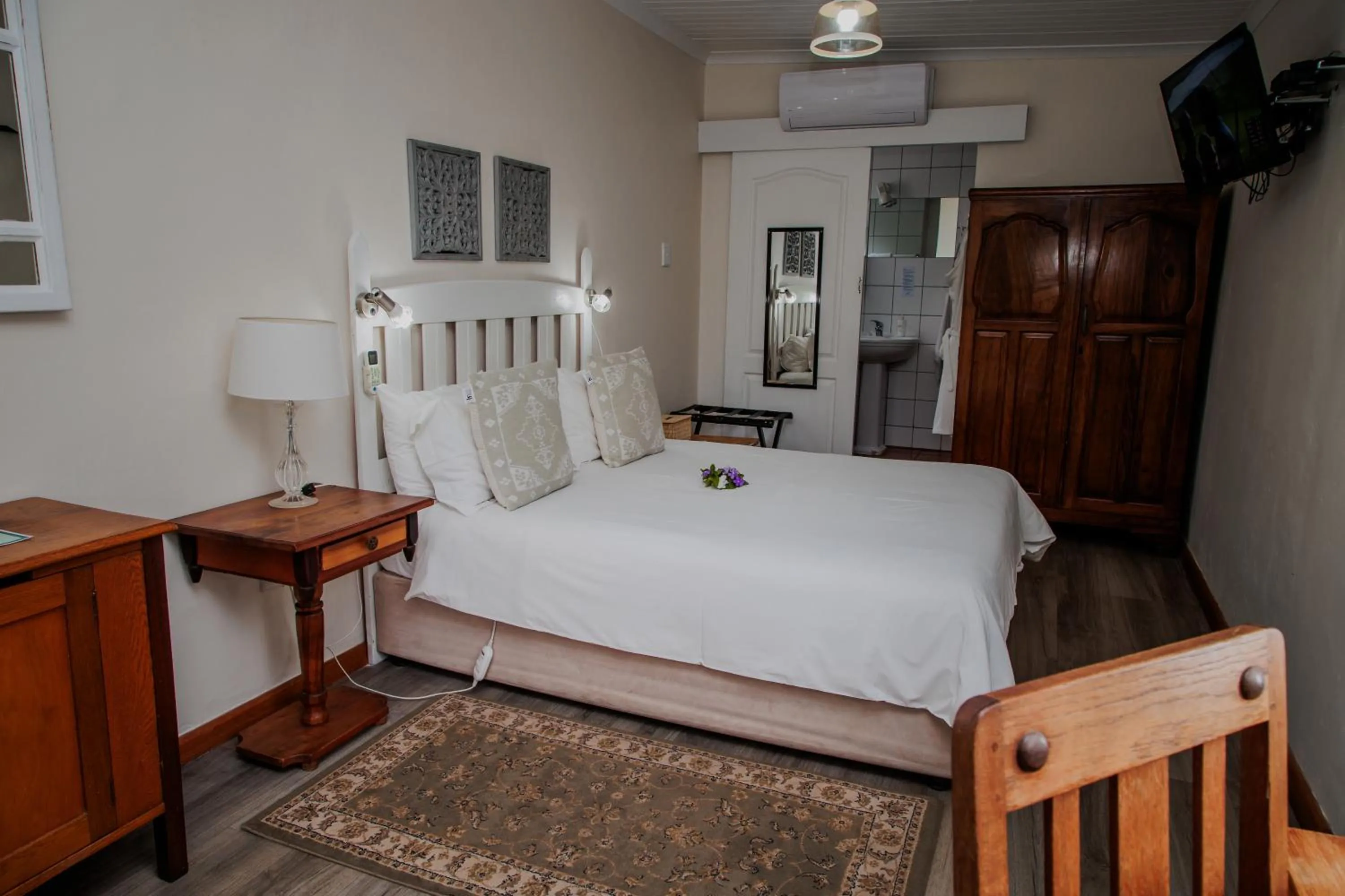 View (from property/room), Bed in Aan de Oever Guesthouse