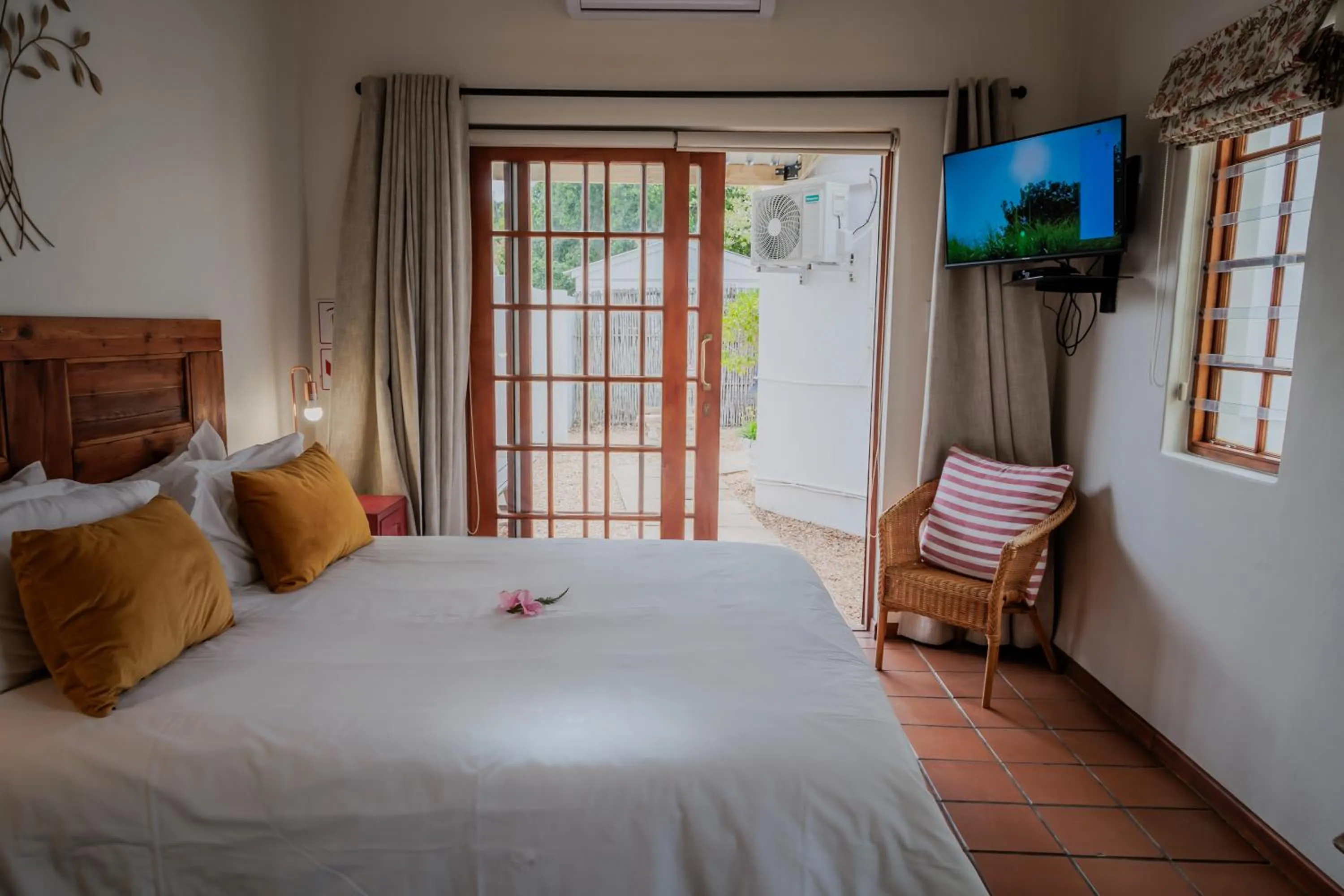 Bed in Aan de Oever Guesthouse