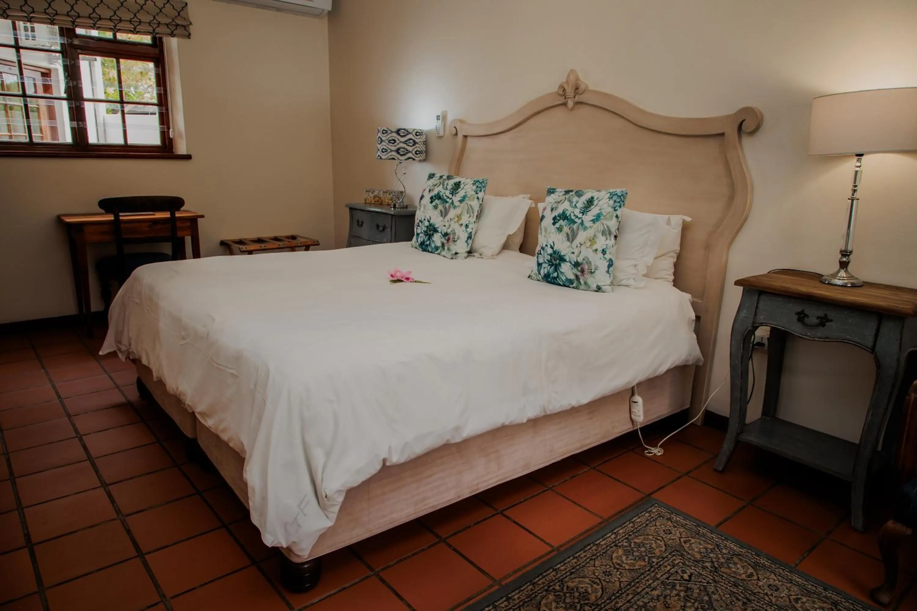 Bed in Aan de Oever Guesthouse