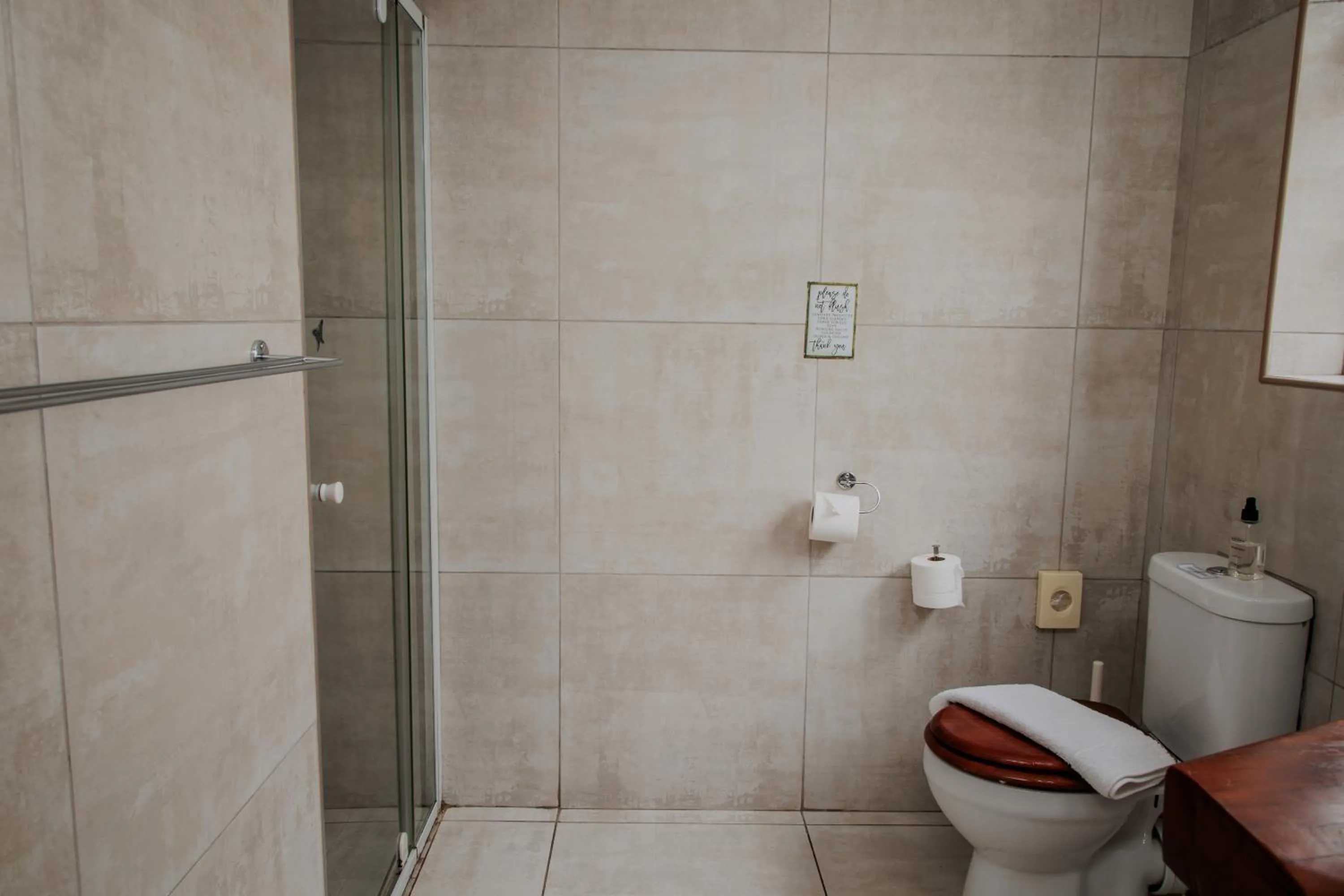 Shower in Aan de Oever Guesthouse