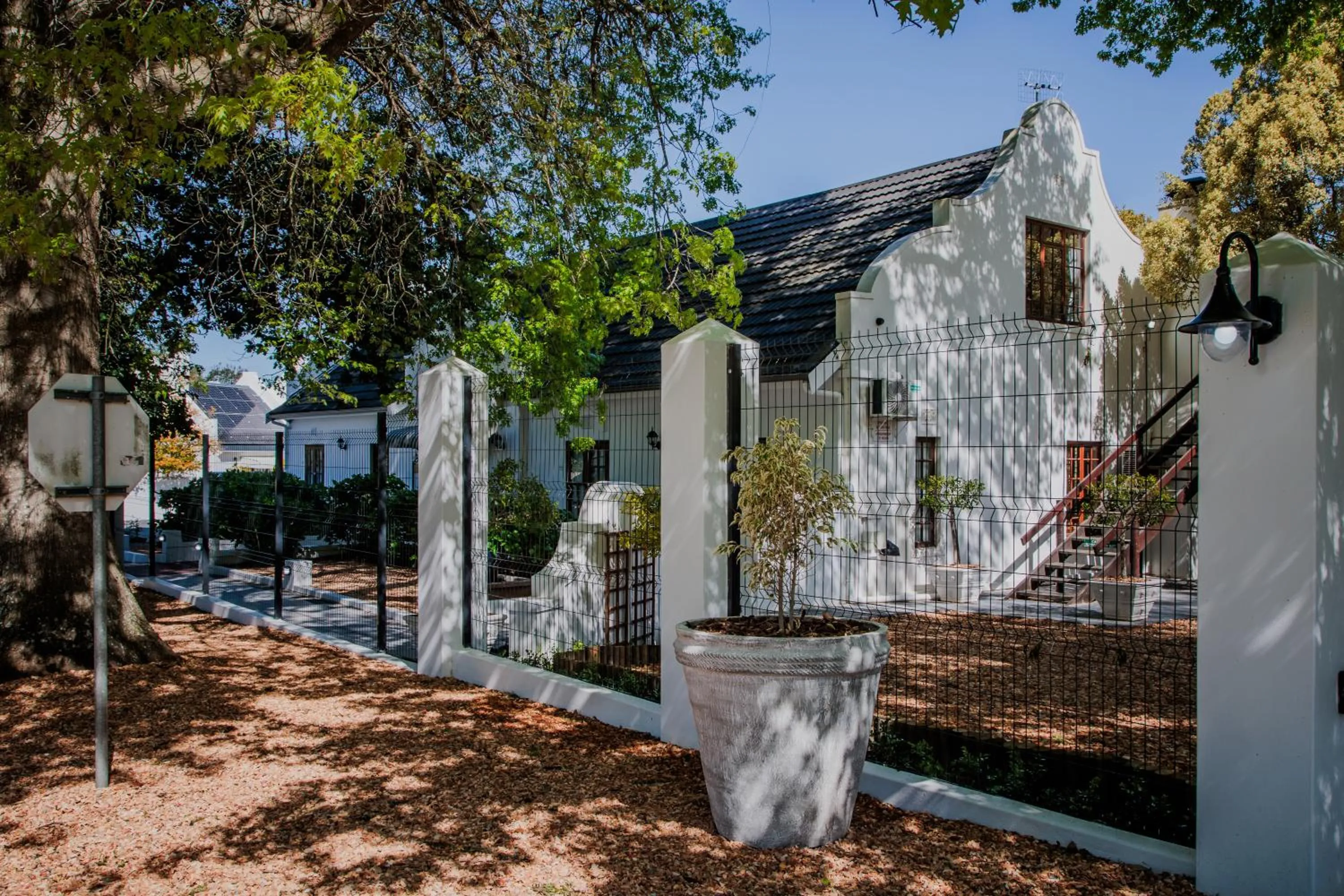 Property building in Aan de Oever Guesthouse