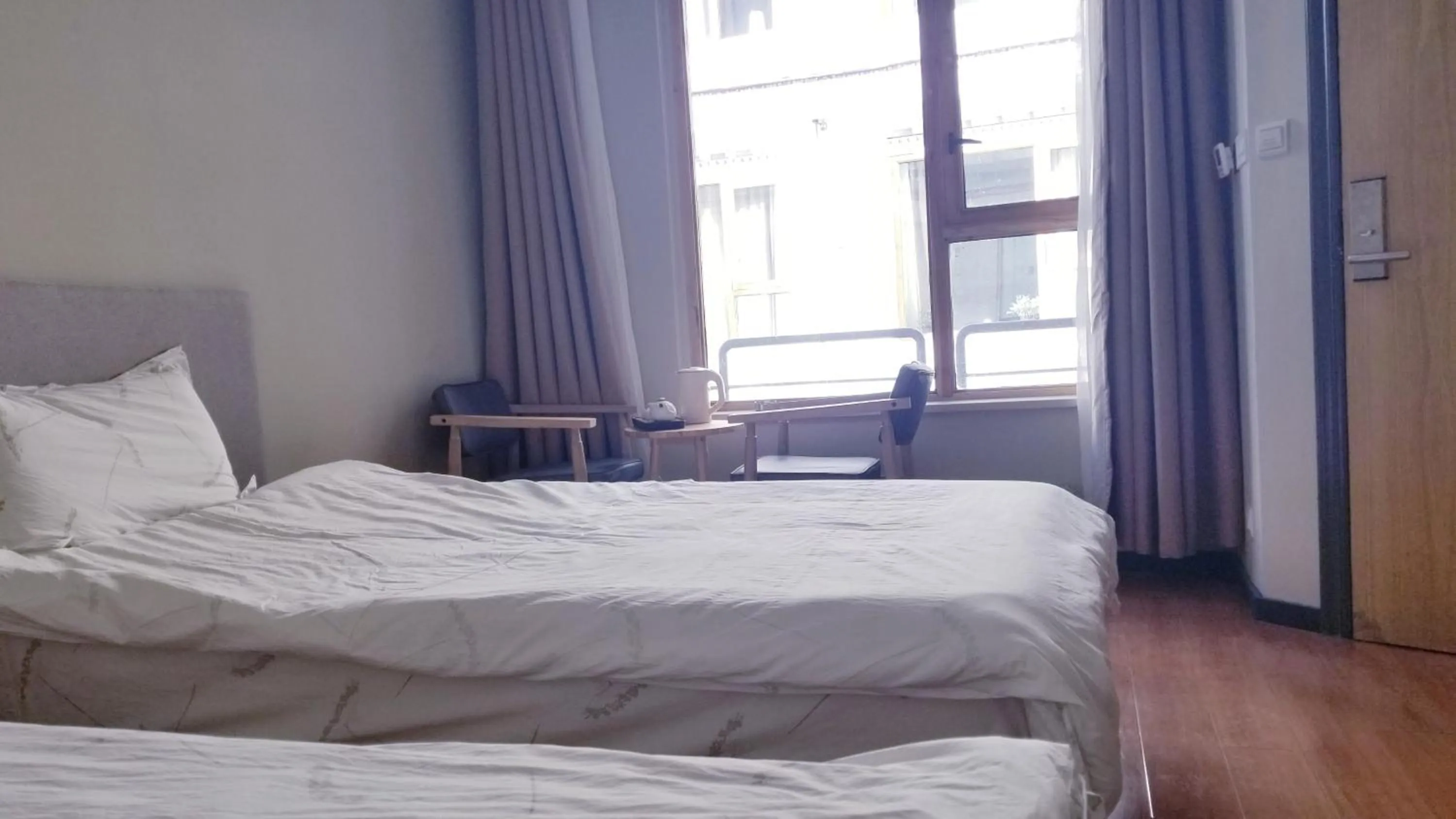 Bedroom, Bed in Fengma Feiyang Hostel