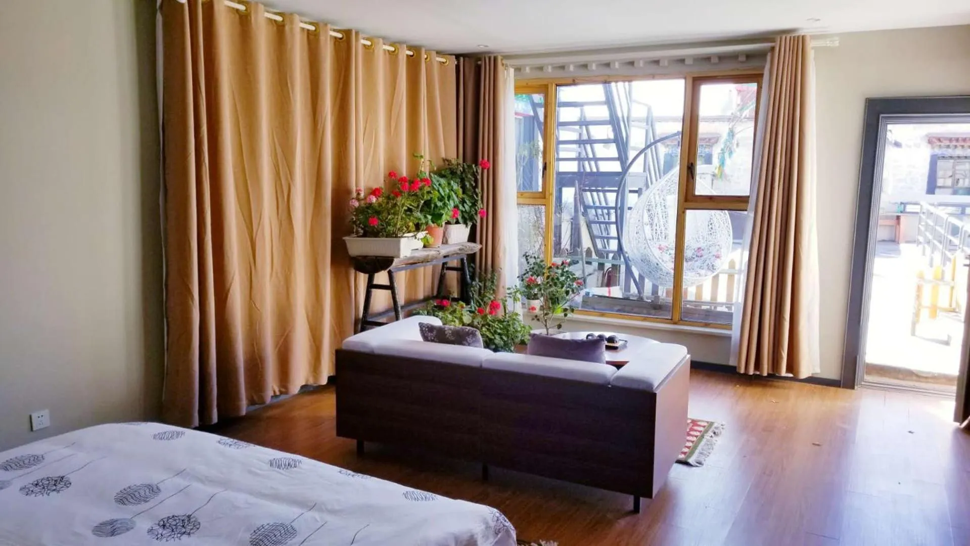 Living room, Bed in Fengma Feiyang Hostel